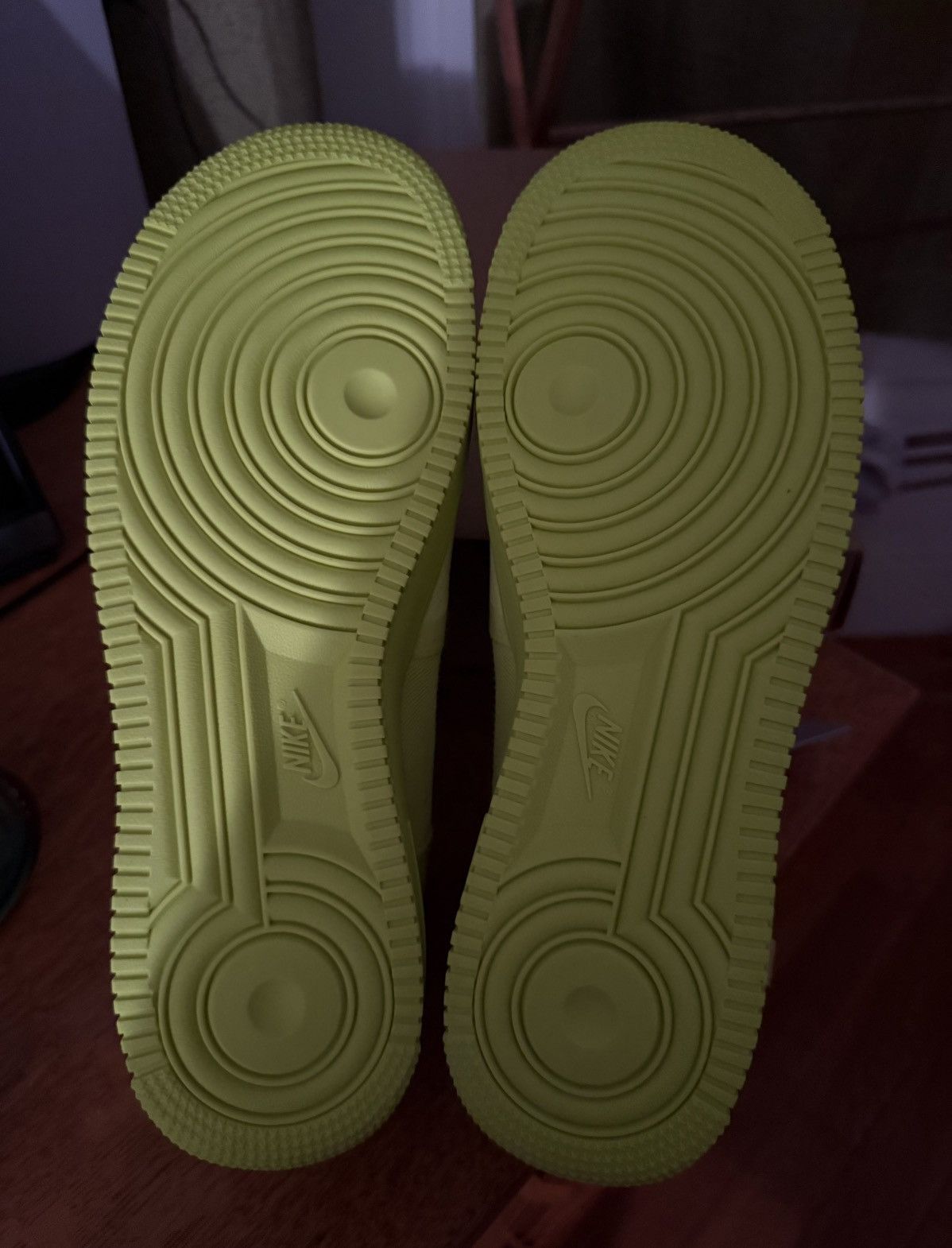Nike Size 10.5 - Nike Air Force 1 Low Off-White Volt (2018) / DS Size US 10.5 / EU 43-44 - 5 Thumbnail