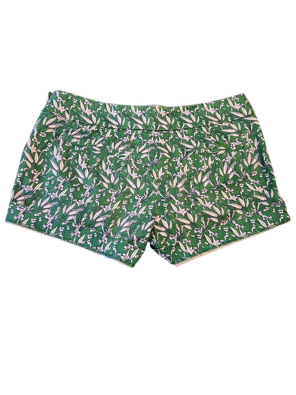 J.Crew J.Crew Green and White Floral Print Casual Women's Shorts Size 30" / US 8 / IT 44 - 3 Thumbnail