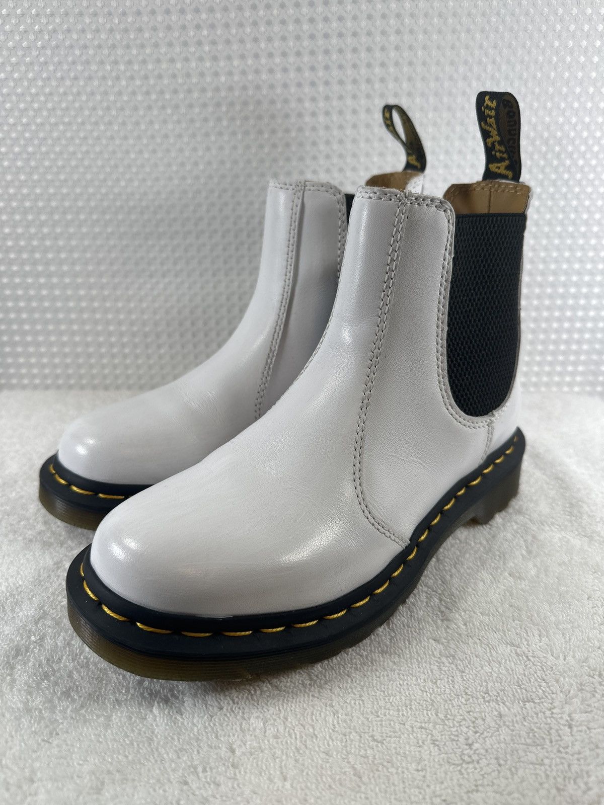 Other Doc Martens 2676 White Leather Chelsea Boots Size US 6 / IT 36 - 3 Thumbnail