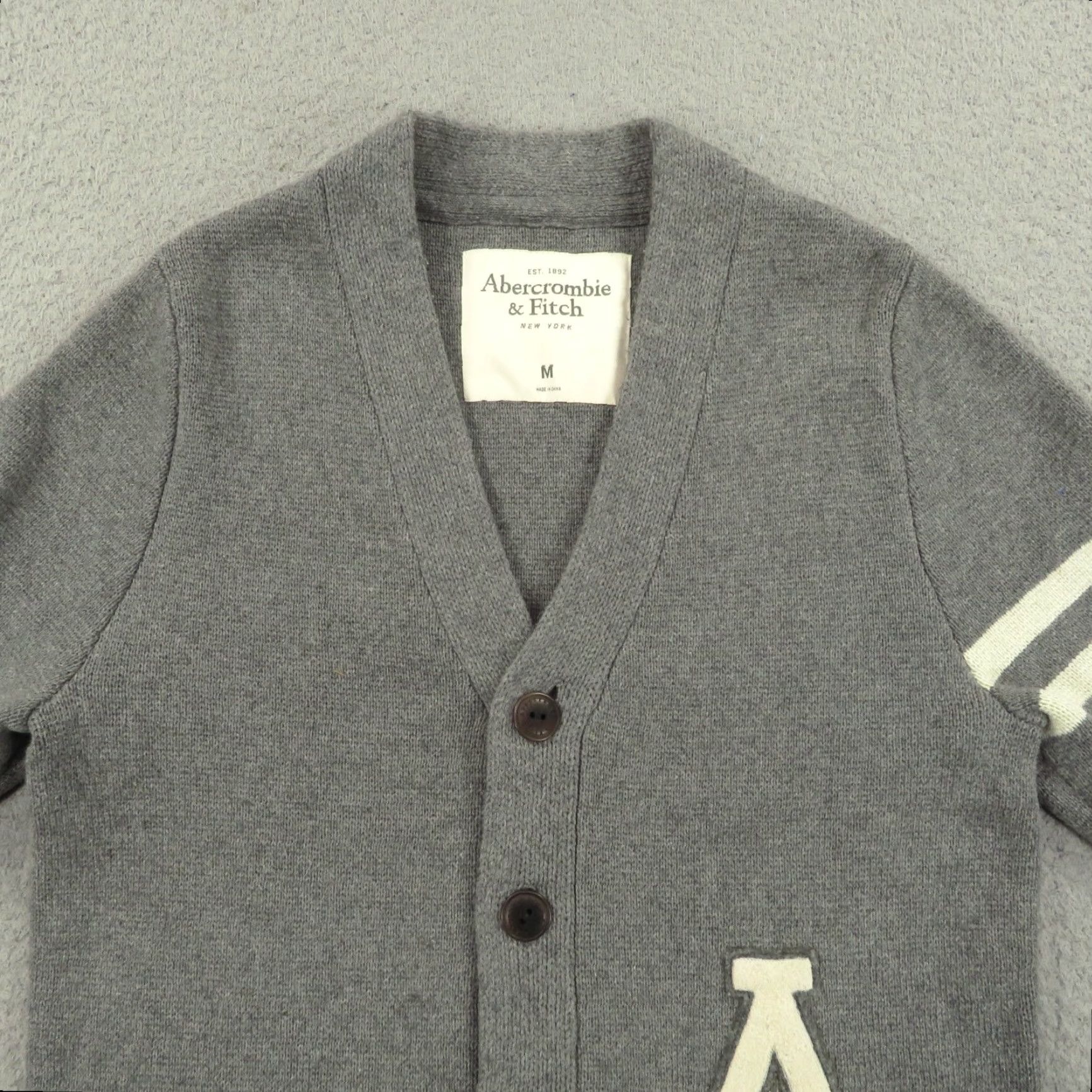 Abercrombie & Fitch Abercrombie & Fitch Sweater Mens Medium Grey Varsity Collegiate Cardigan Preppy Size US M / EU 48-50 / 2 - 3 Thumbnail