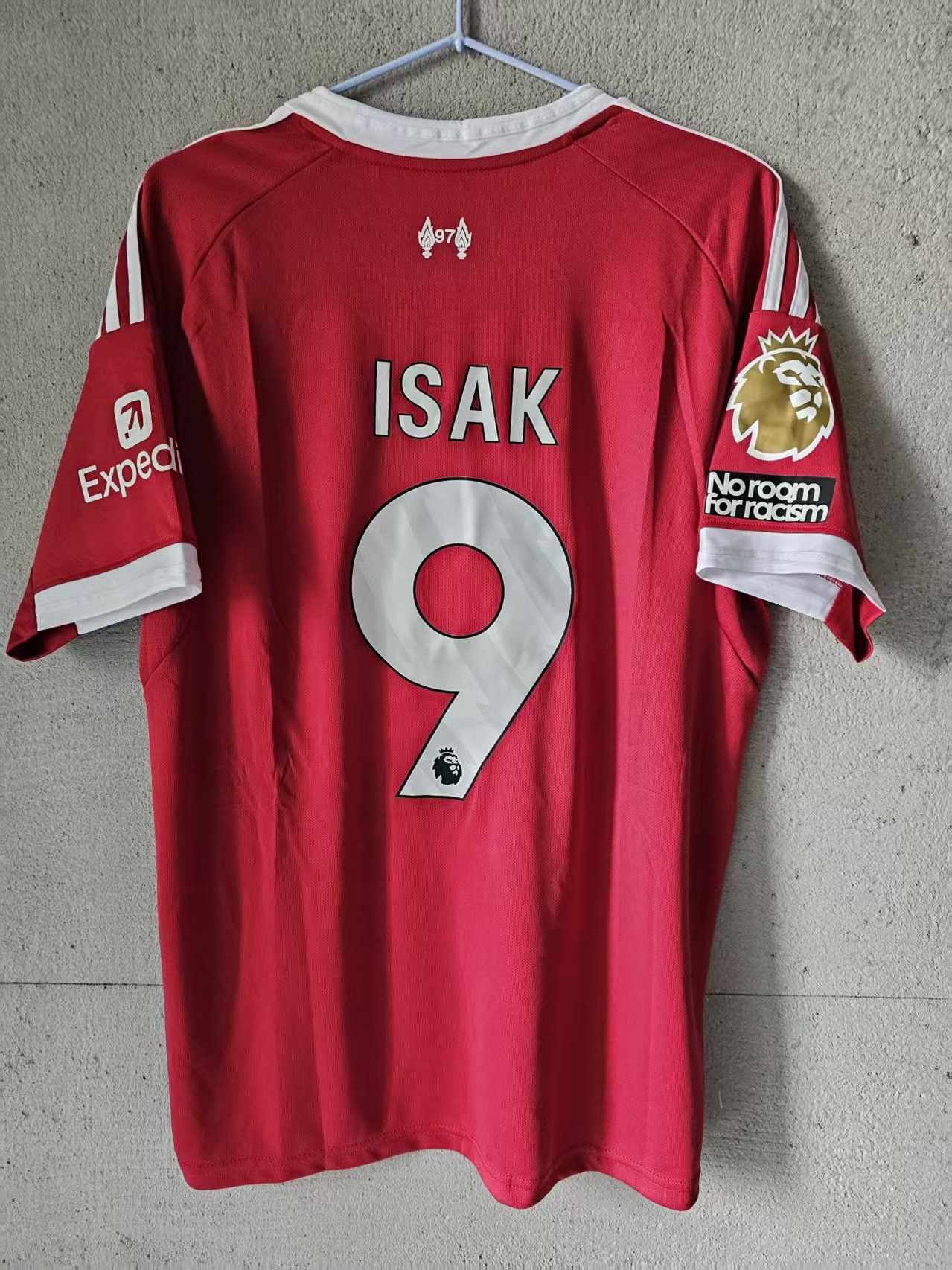 Other 9 Alexander Isak Jersey 2025 26 Liverpool Size US XL / EU 56 / 4 - 1 Thumbnail