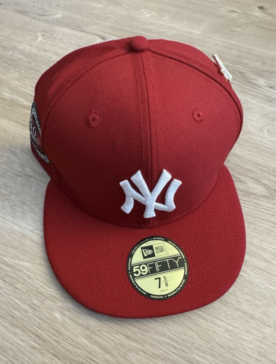MLB Yankees New Era x Spike Lee Red 59FIFTY Fitted 30th 7 5/8 Size ONE SIZE - 1 Thumbnail