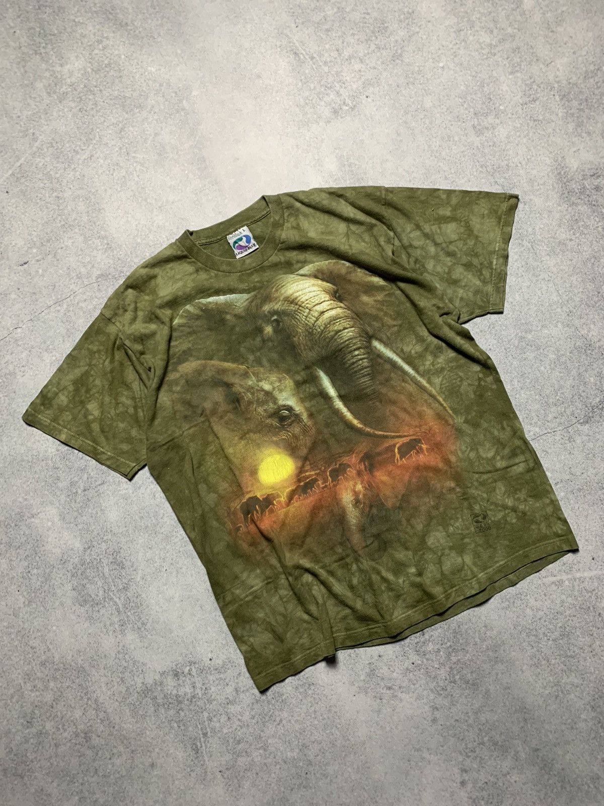 Liquid Blue Vintage Liquid Blue Elephant Real tree Rare 2000 T Shirt Size US L / EU 52-54 / 3 - 2 Thumbnail