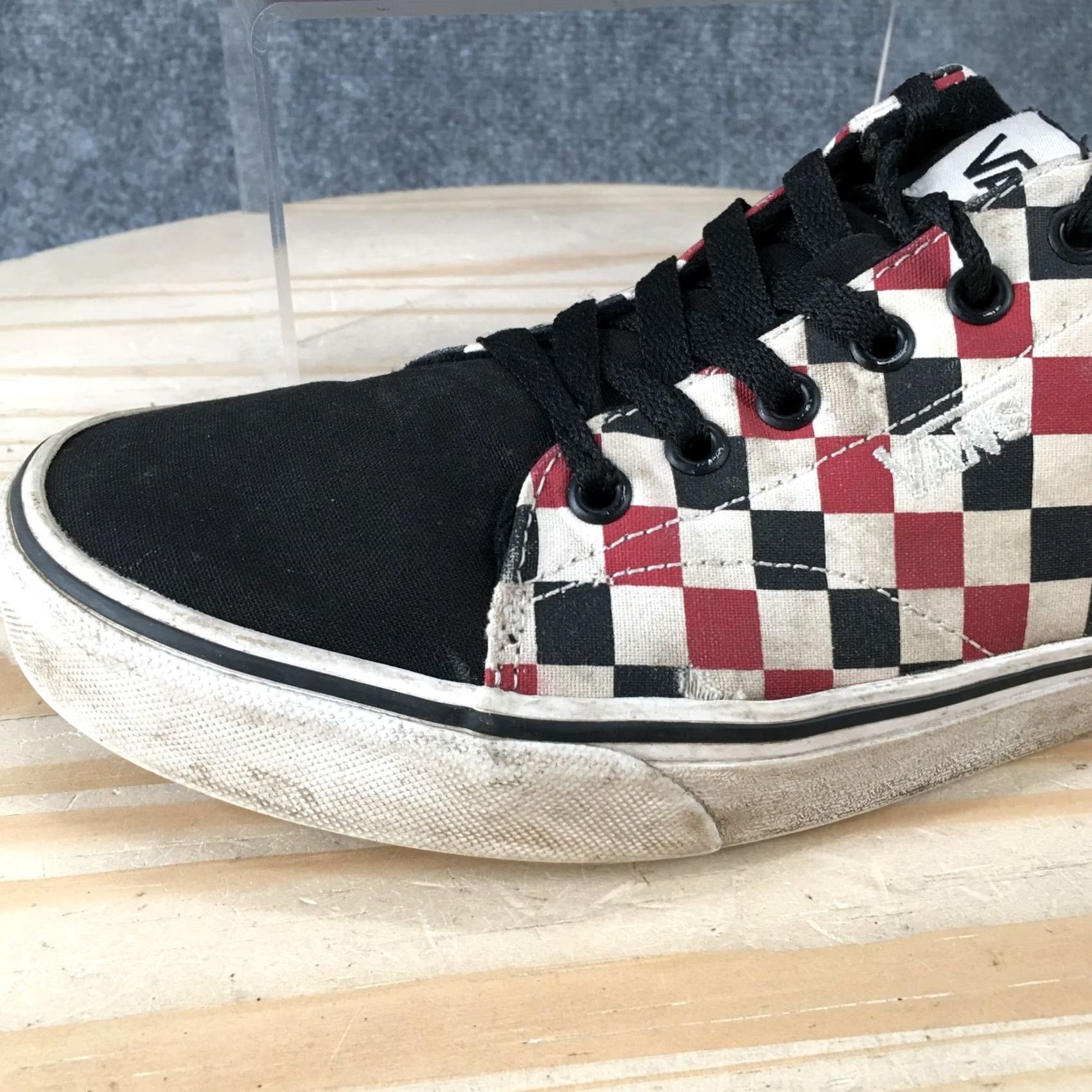 Vans VANS Shoes Mens 9.5 M Red Black Sneaker Canvas Skate Casual 500714 Low Top Size US M / EU 48-50 / 2 - 3 Thumbnail