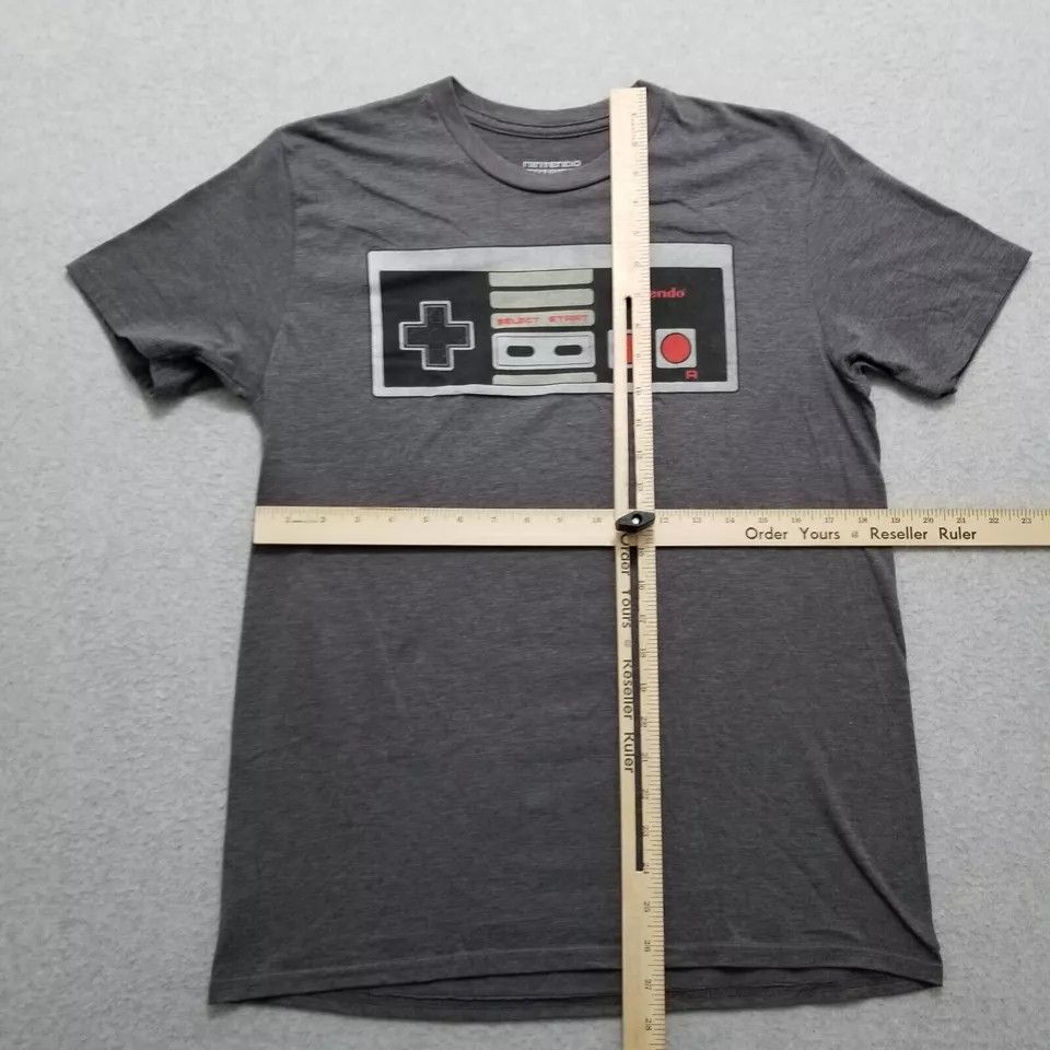Nintendo Nintendo Shirt Mens Large Gray Crew Neck Controller Size US L / EU 52-54 / 3 - 6 Thumbnail