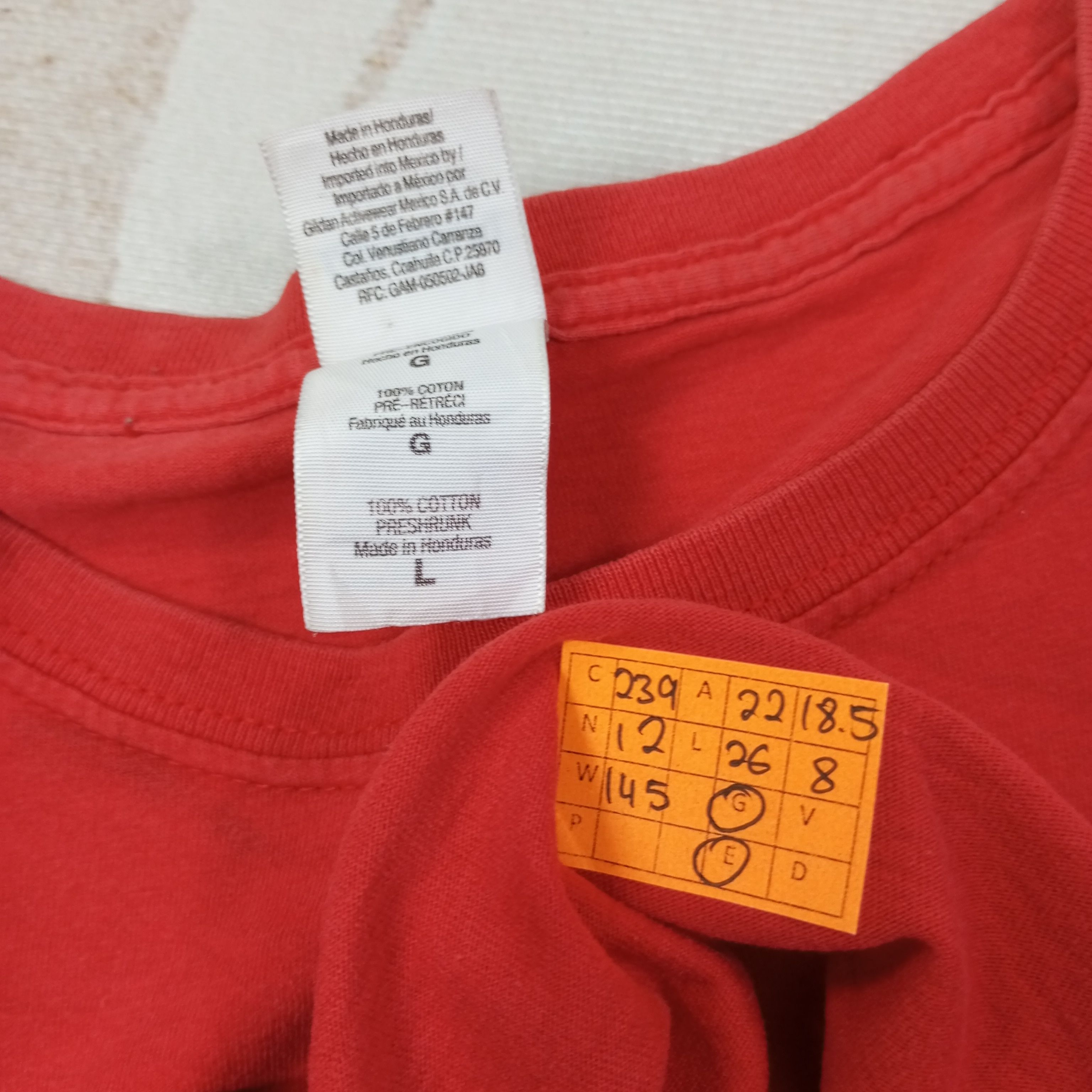 Band Tees Vintage Red Taylor Swift American Solo Singer Tshirt C239N12 Size US L / EU 52-54 / 3 - 10 Thumbnail