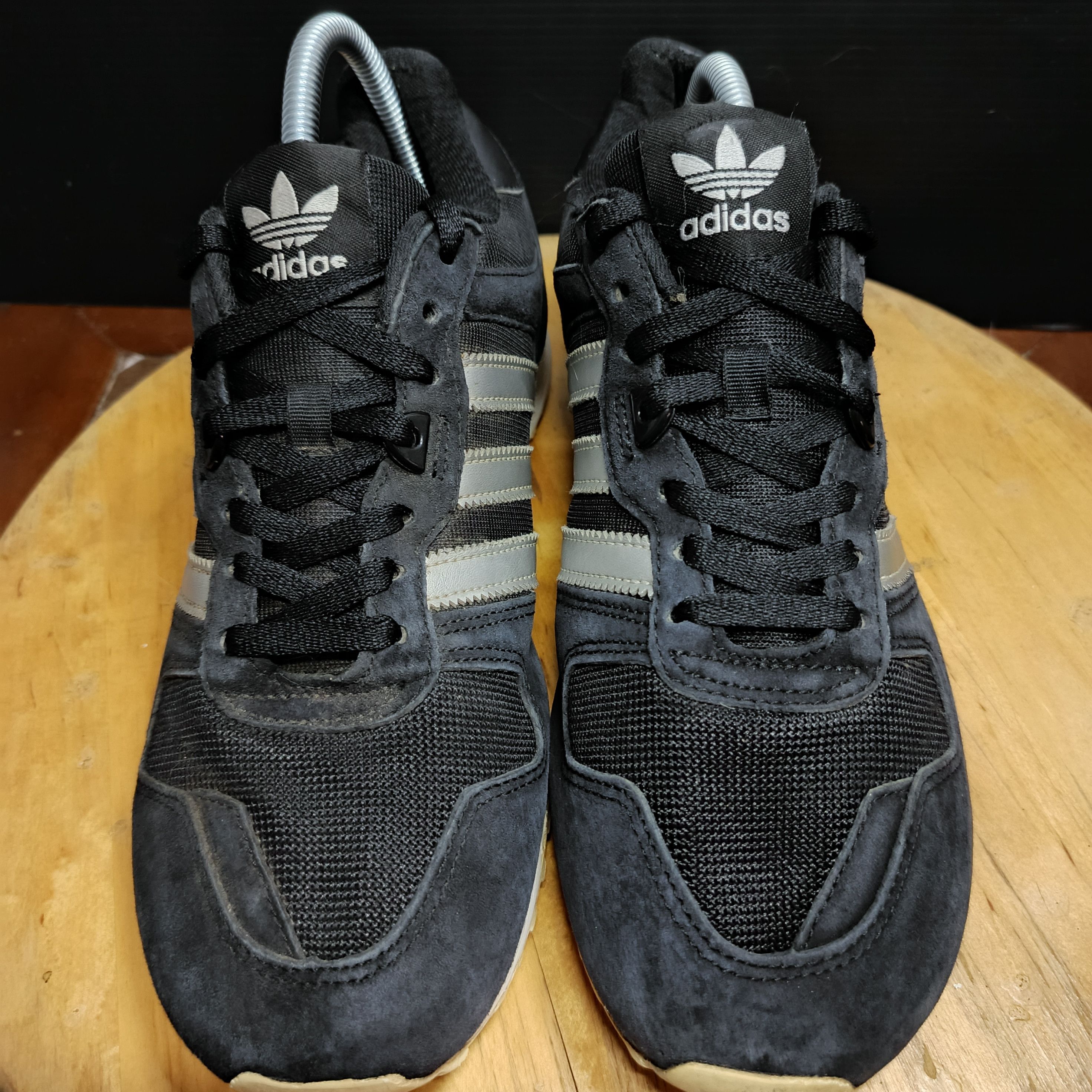 Adidas Adidas ZX 700 Size US 8 Black & Silver Pre-Owned Authentic Size US 8 / EU 41 - 2 Thumbnail