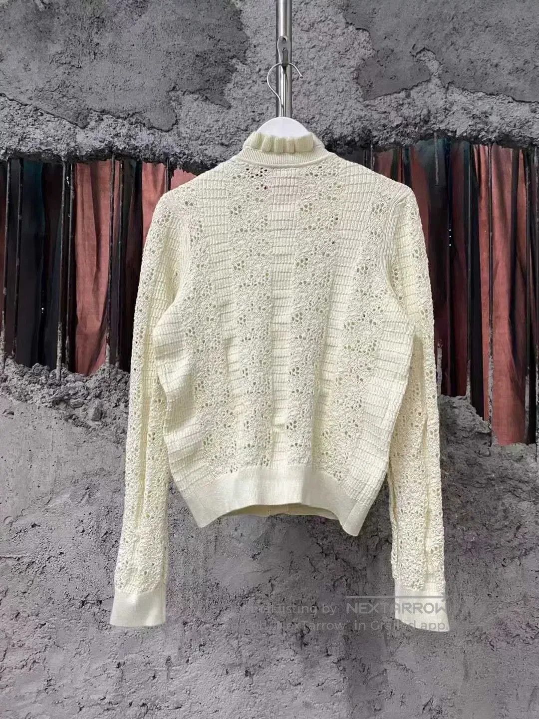 Chanel Chanel Beige Lace-Collar Cashmere Cardigan. Size XS / US 0-2 / IT 36-38 - 2 Thumbnail
