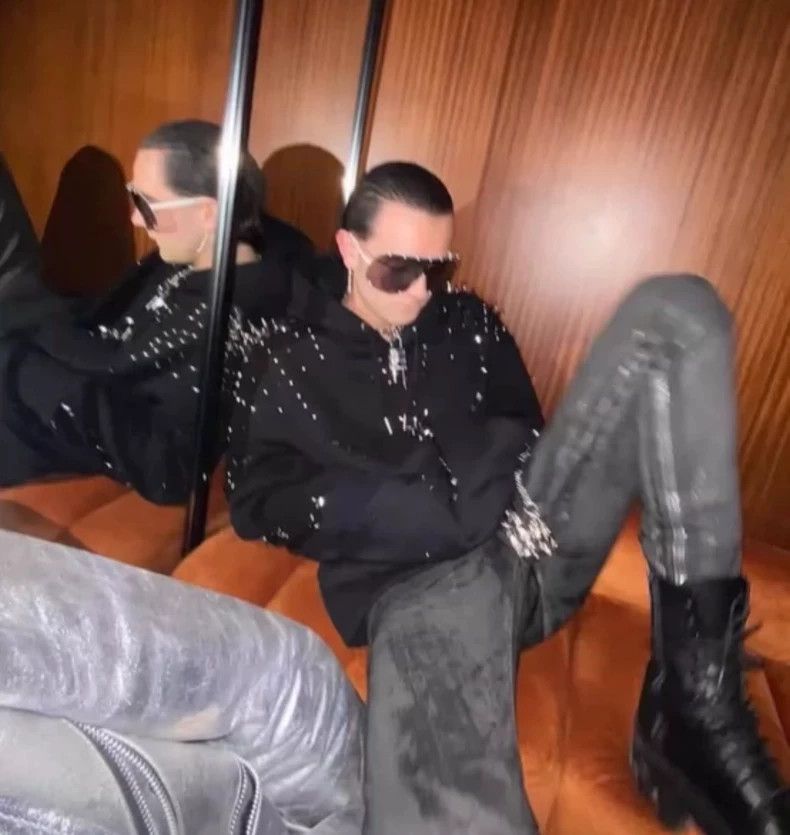 Givenchy Givenchy 22ss MMW Studs Sweatshirt Size US L / EU 52-54 / 3 - 4 Thumbnail