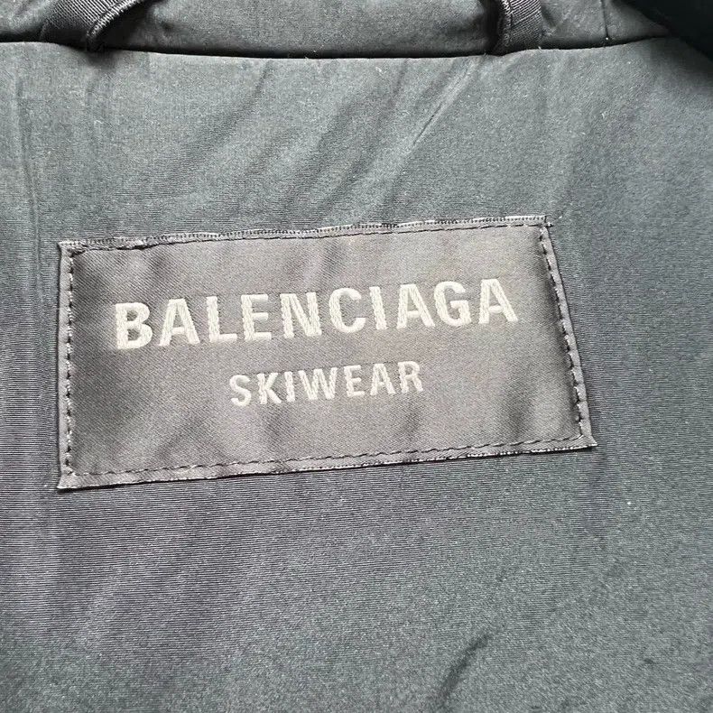 Balenciaga Balenciaga 3B Reflective Logo Ski Jacket Windbreaker Size US S / EU 44-46 / 1 - 3 Thumbnail
