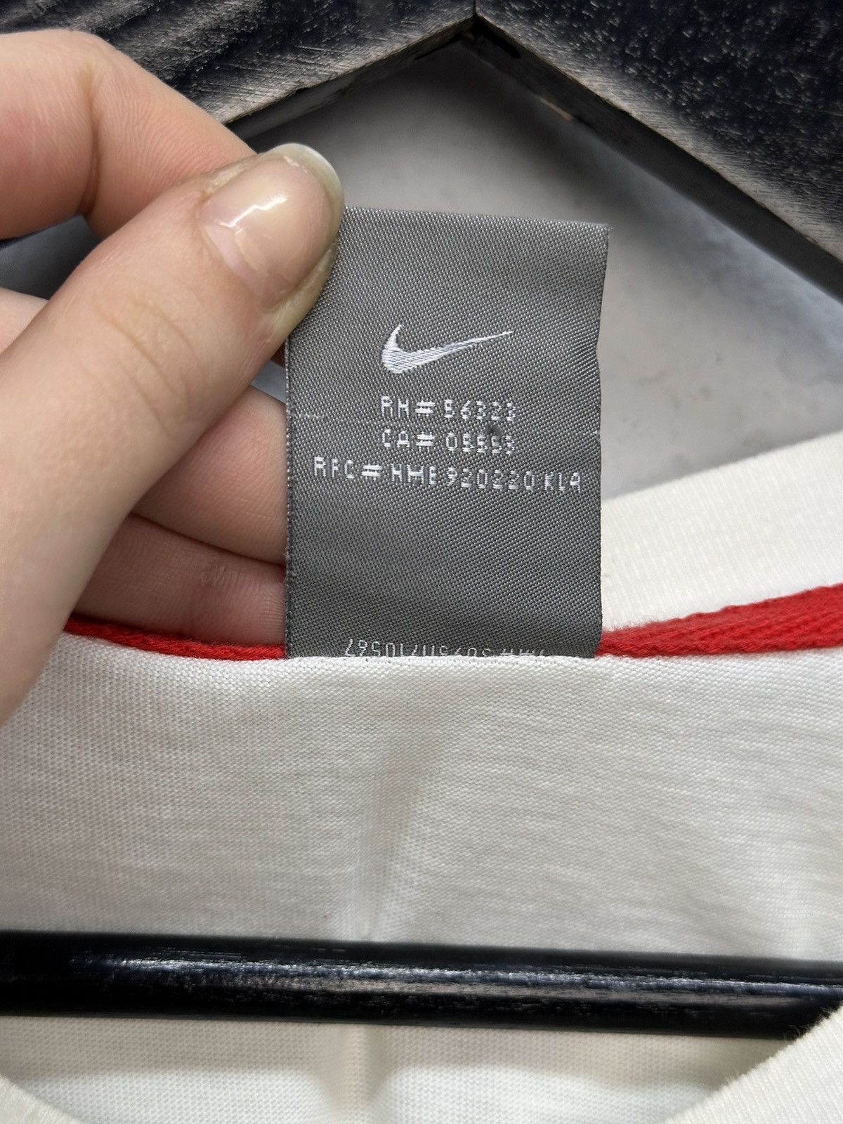 Nike Nike white longsleeve red stripe Y2K sportswear style Size US XL / EU 56 / 4 - 8 Thumbnail
