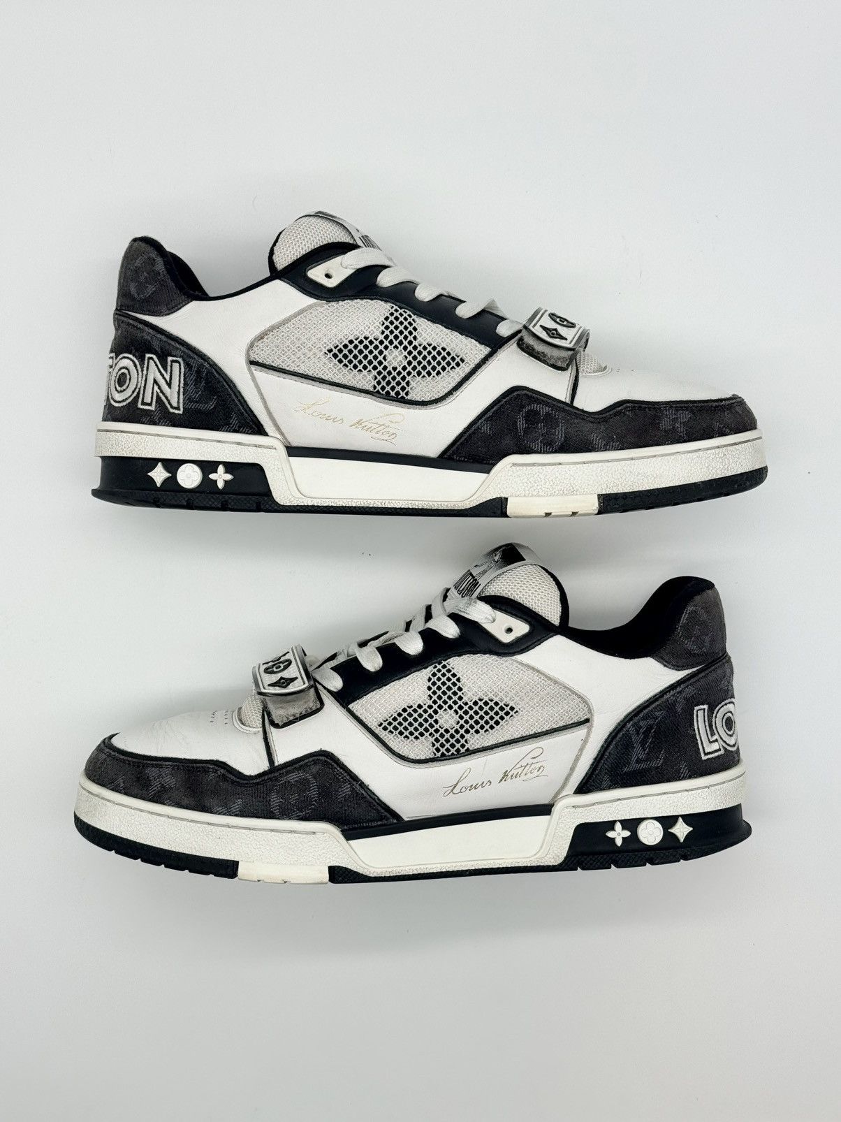 Louis Vuitton Size 9 - Louis Vuitton Trainer Low Strap Black Size US 9 / EU 42 - 2 Thumbnail