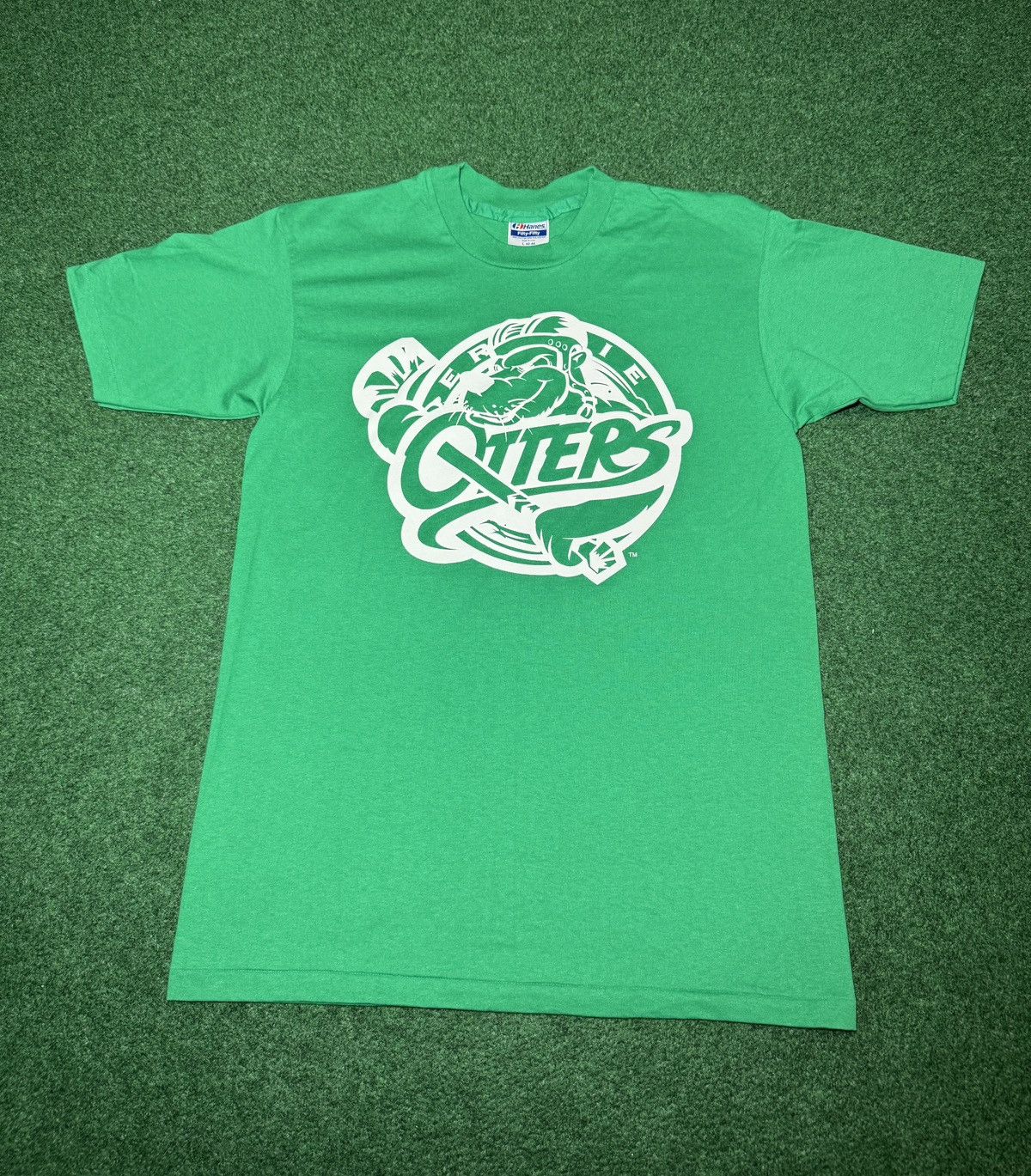 Vintage Vintage Erie Otters OHL 90s Hockey Green St Pattys T Shirt Size US M / EU 48-50 / 2 - 1 Thumbnail