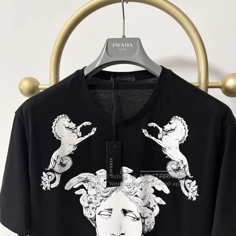 Versace Versace Black Graphic Cotton T-shirt for Men . Size US M / EU 48-50 / 2 - 3 Thumbnail