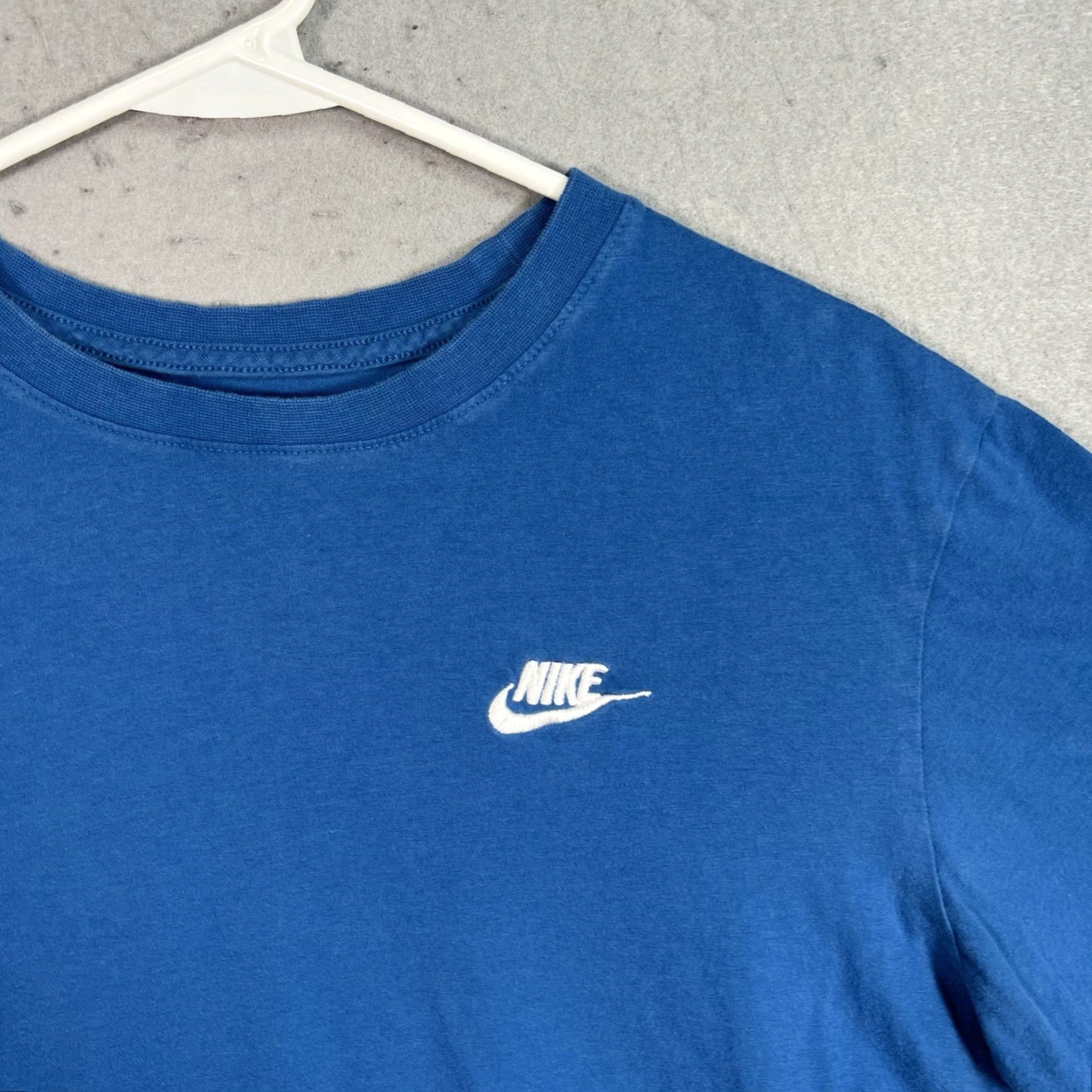 Nike Nike Tee Embroidered Logo Swoosh T Shirt Adult Medium Blue Mens Size US M / EU 48-50 / 2 - 2 Thumbnail