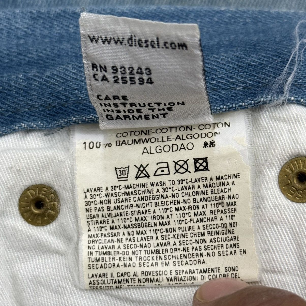 Diesel Vintage Diesel Wide Leg Flare Unisex Whisker Denim Size 26" / US 2 / IT 38 - 14 Thumbnail
