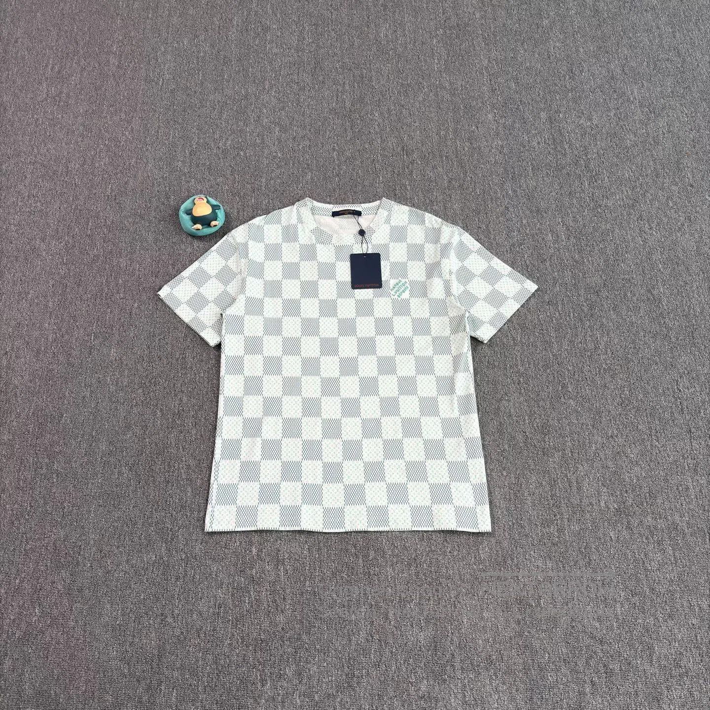 Louis Vuitton LV Checkerboard White Green Short-Sleeve. Size US S / EU 44-46 / 1 - 1 Thumbnail