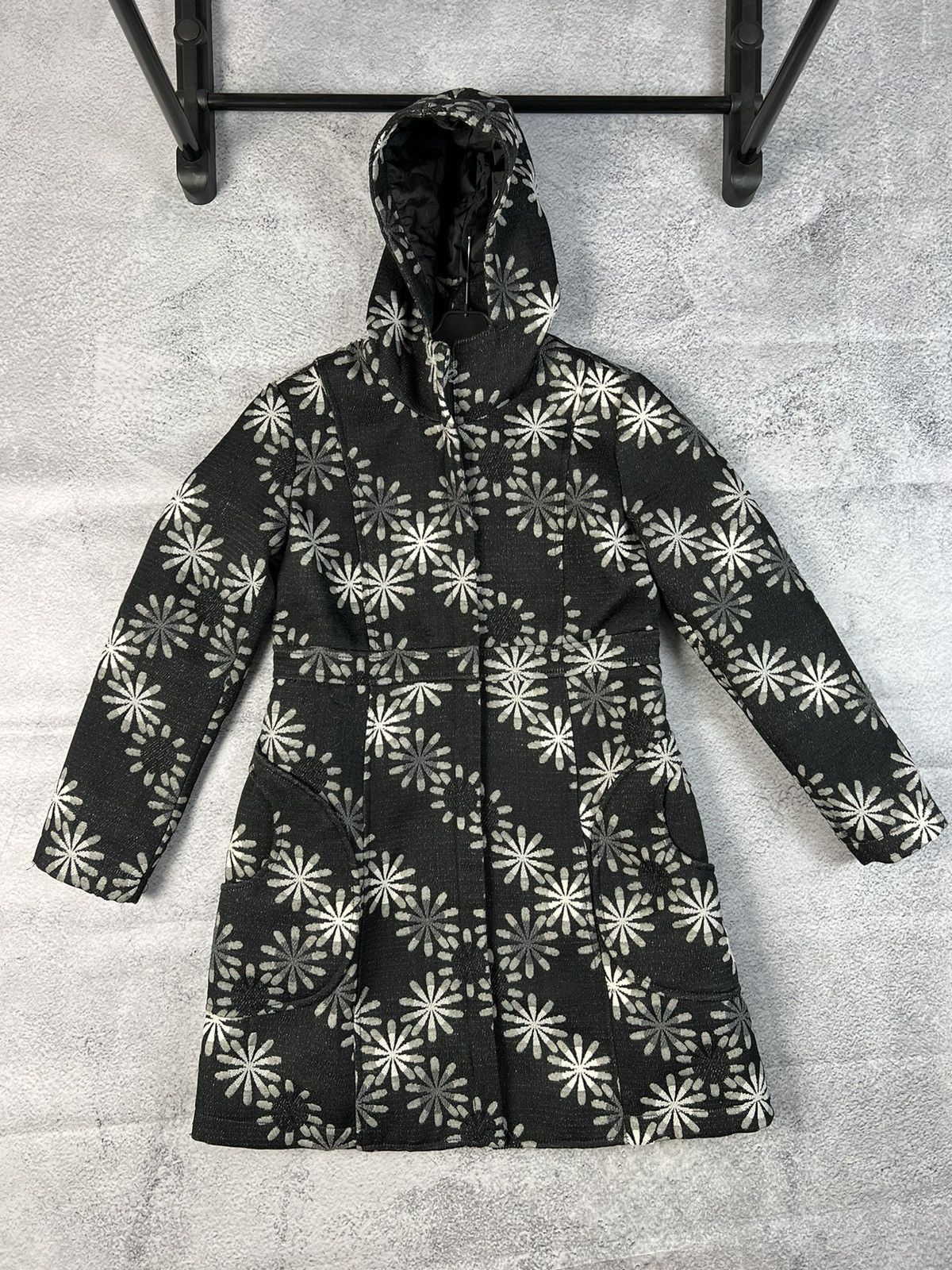 Designer × Desigual Desigual embroidered monogram hooded coat Size S / US 4 / IT 40 - 3 Thumbnail
