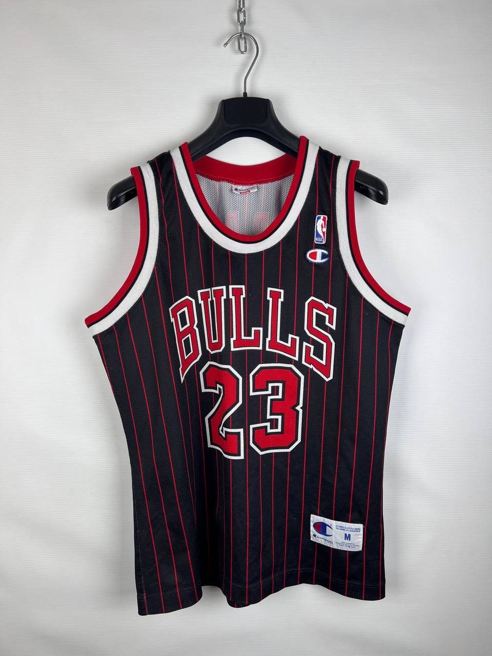 Champion Jordan Chicago Bulls Champion vintage jersey size M Size US M / EU 48-50 / 2 - 1 Thumbnail