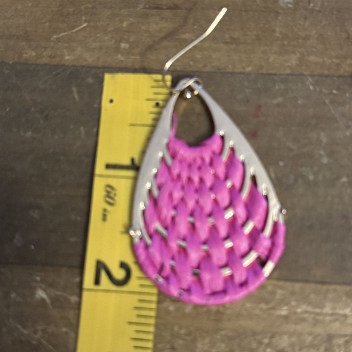 Other Gold tone woven hot pink raffia teardrop dangle earrings Size ONE SIZE - 5 Thumbnail