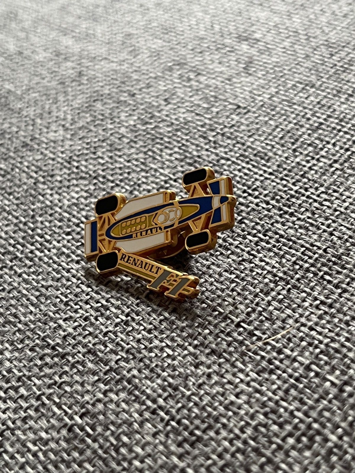 Formula 1 Renault Williams Formula One vintage pin Size ONE SIZE - 3 Thumbnail