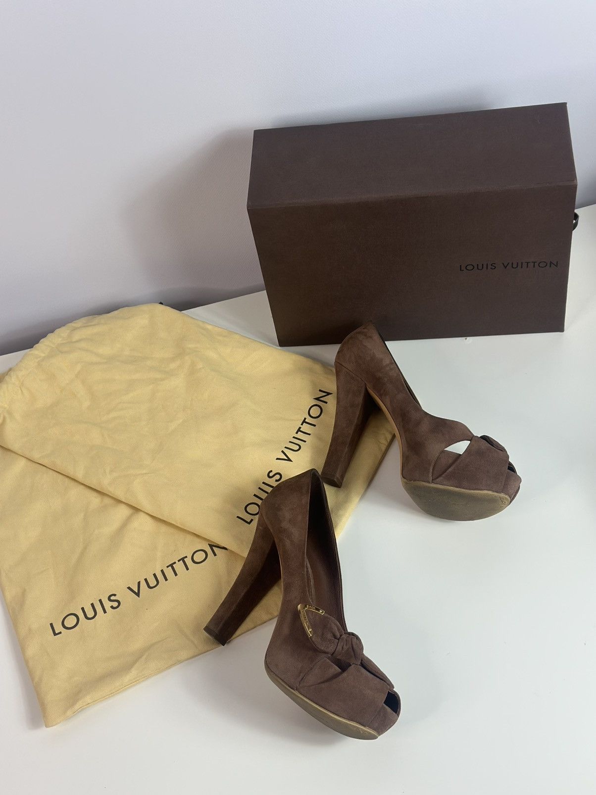 Louis Vuitton Louis Vuitton Brown Suede Catania Peep Toe Platform Pumps Size US 8 / IT 38 - 25 Thumbnail