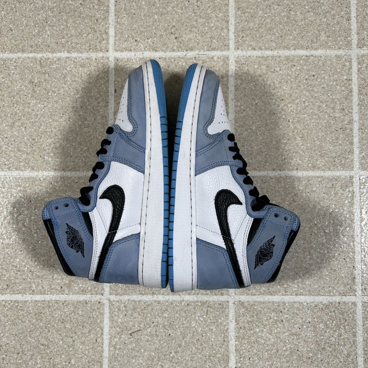 Jordan Brand Jordan Air Jordan 1 Retro High OG University Blue 575441-134 Size US 6.5 / IT 36.5 - 7 Thumbnail