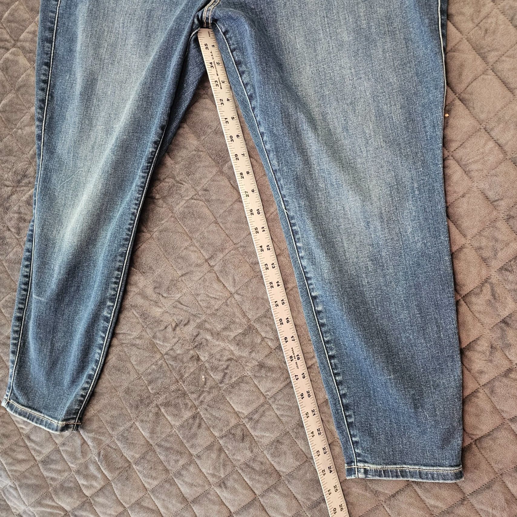 Torrid Torrid Jeans Womens Plus Size 24S Blue Jeans Skinny High Rise 5-Pocket Denim Cotton Blend Spandex Viscose Medium Wash Casual City 90s Womens Size 42" / US 20 - 7 Thumbnail