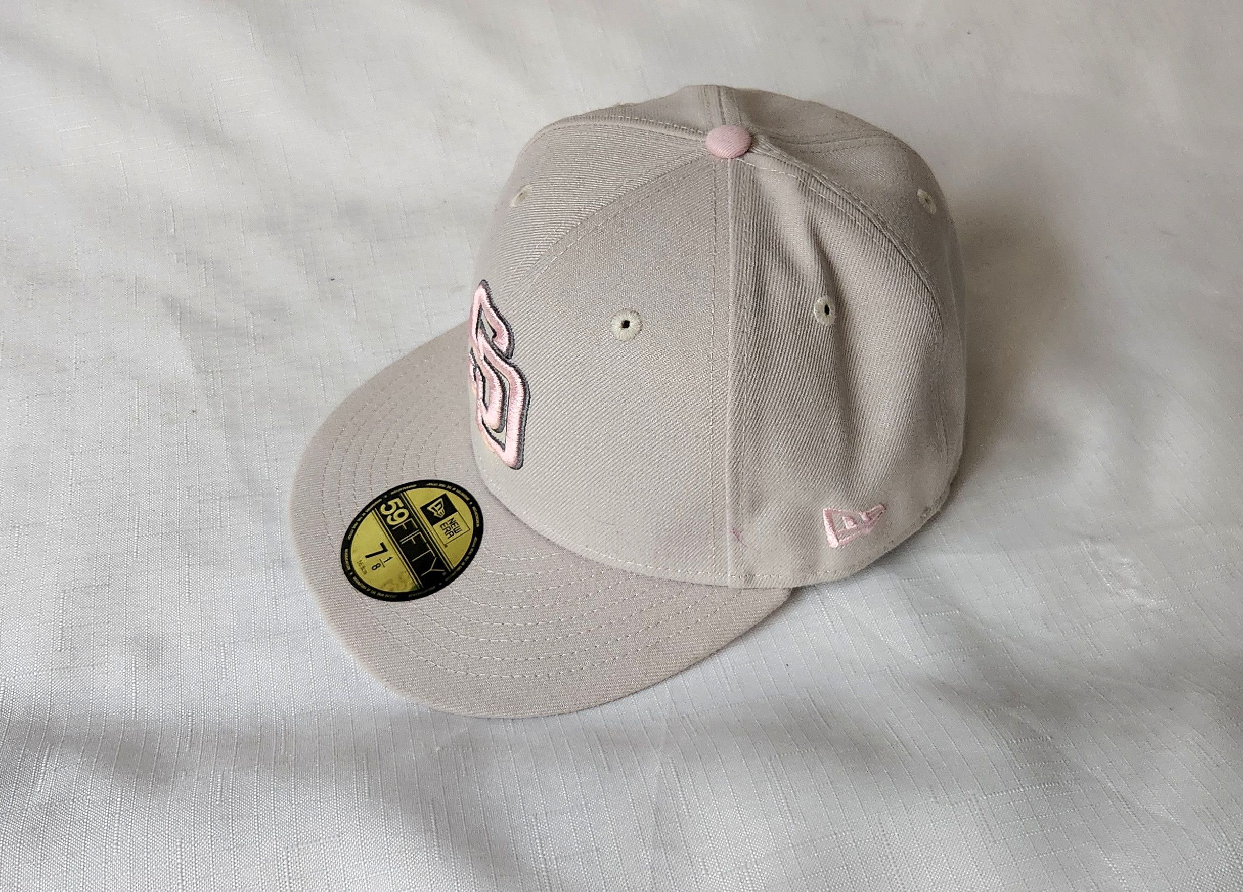 New Era New Era San Diego Padres Khaki Mother's Day On-Field 7 1/8 Size ONE SIZE - 2 Thumbnail