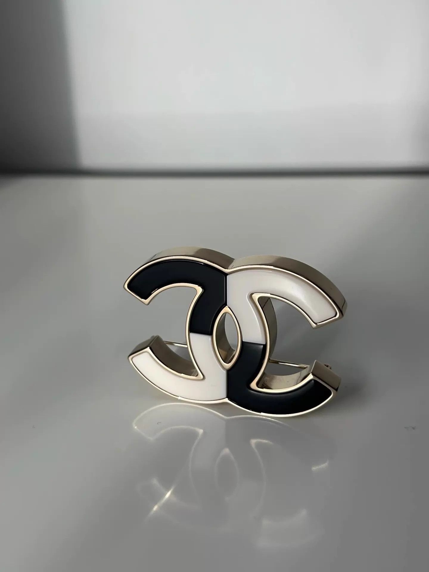 Chanel Chanel Black White Colorblock Brooch Size ONE SIZE - 2 Thumbnail