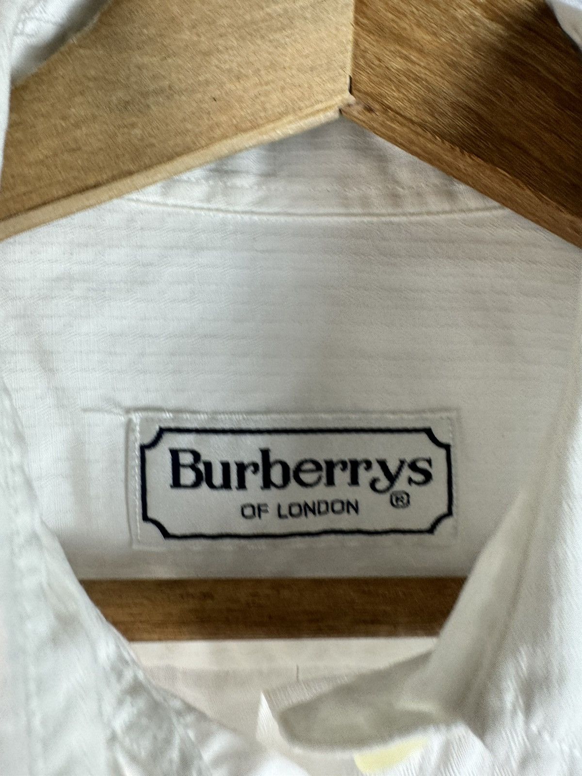 Burberry Vintage Burberry WMNS White Long Sleeve Shirt Ladies Size L / US 10 / IT 46 - 3 Thumbnail