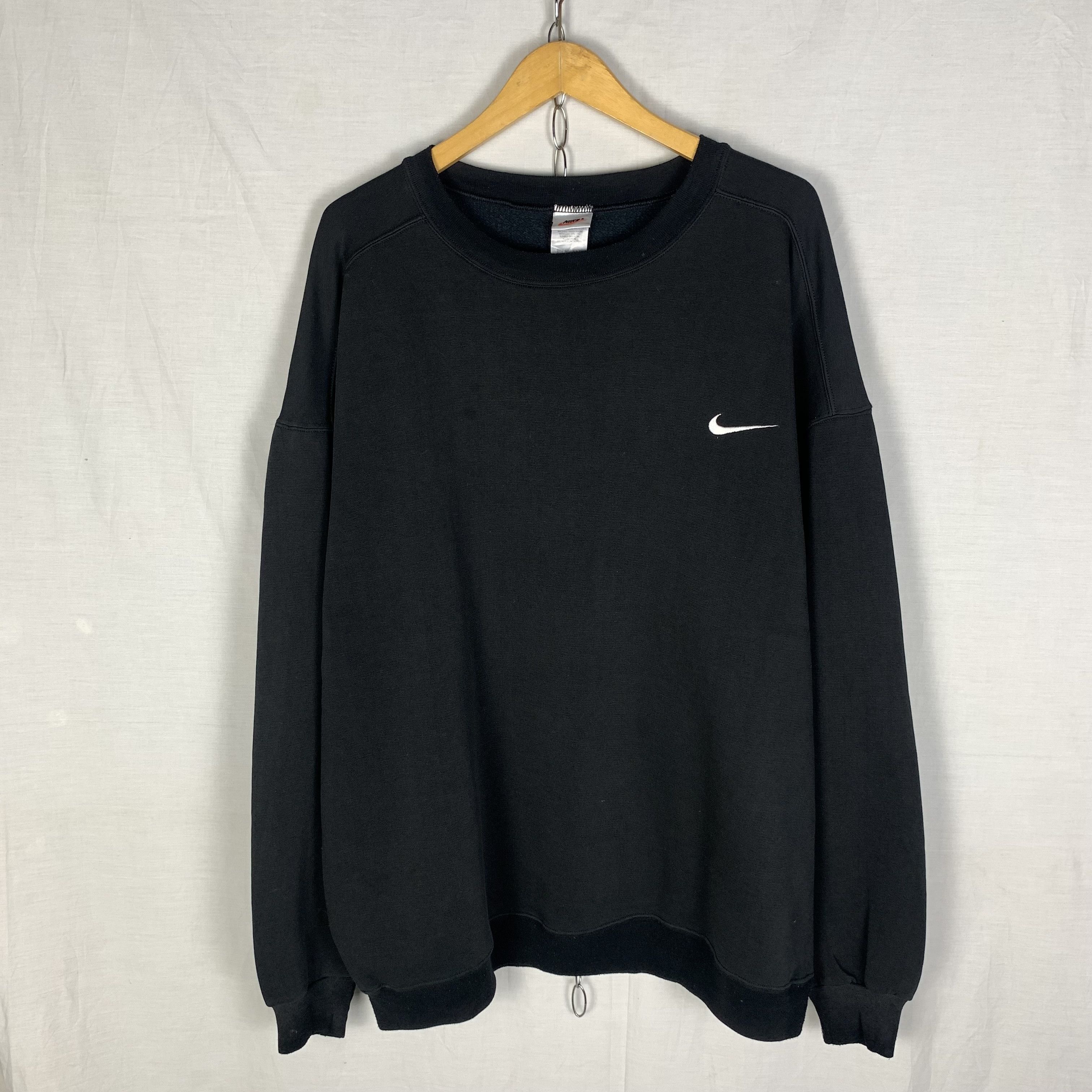 Nike Vintage Nike Swoosh Sweatshirt Crewneck Size US L / EU 52-54 / 3 - 1 Thumbnail