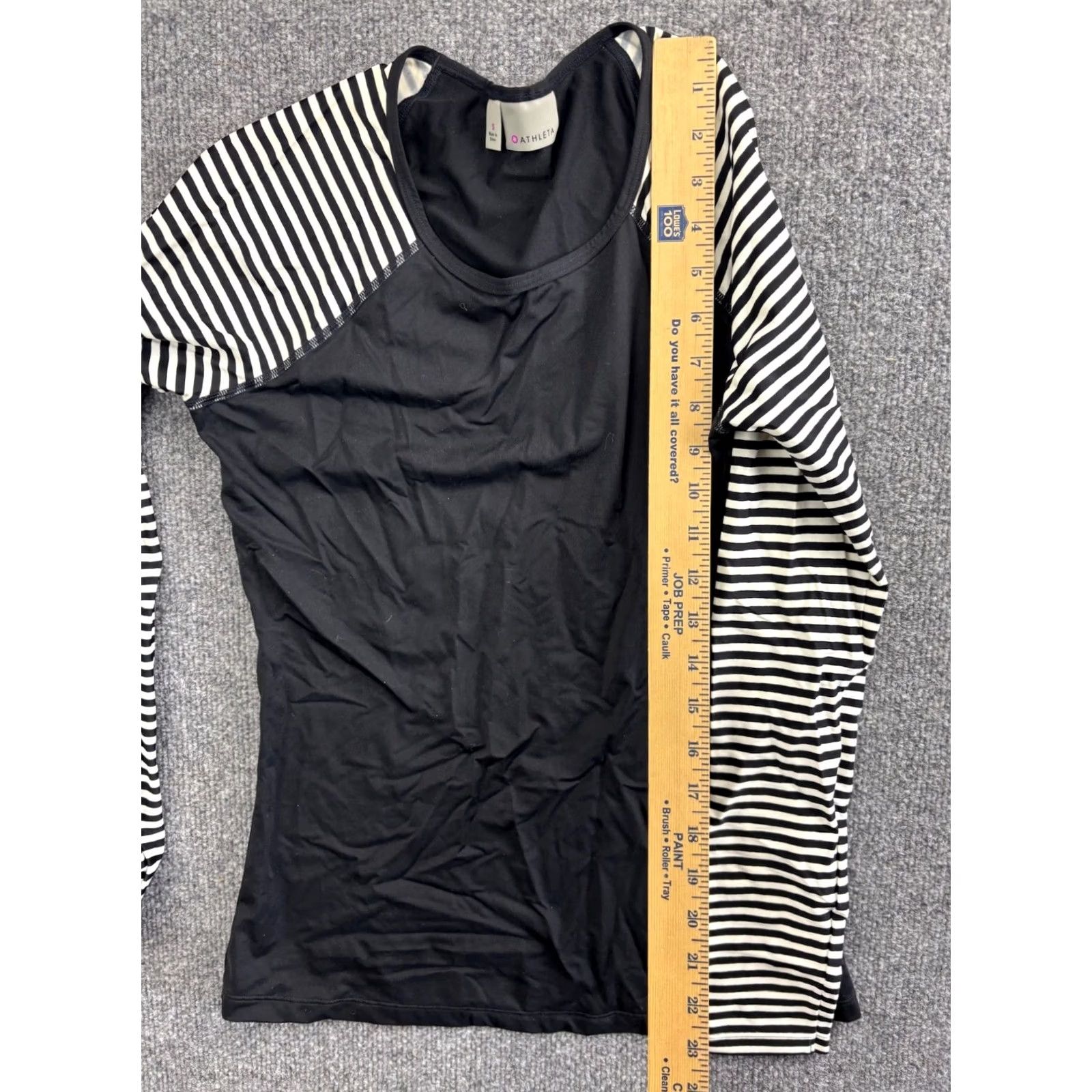Athleta Athleta Rashguard Shirt Women's Small Black White Stripe Long Sleeve Swim Top Size S / US 4 / IT 40 - 4 Thumbnail