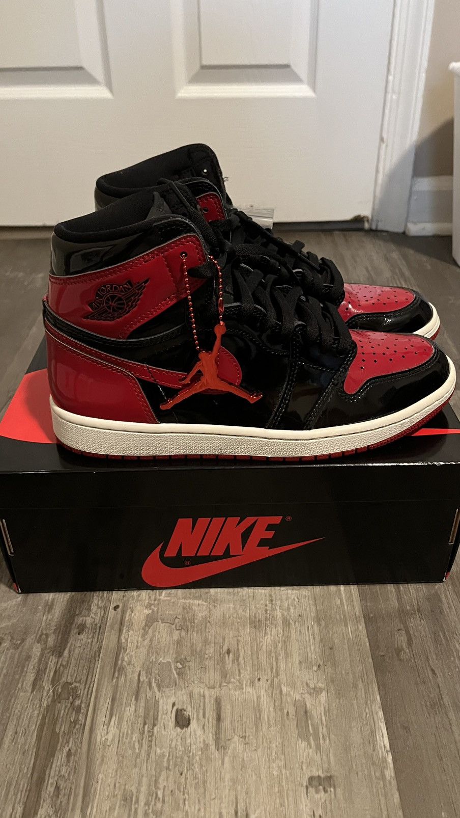 Jordan Brand Jordan 1 Retro High Og patent Bread Size US 8.5 / EU 41-42 - 2 Thumbnail