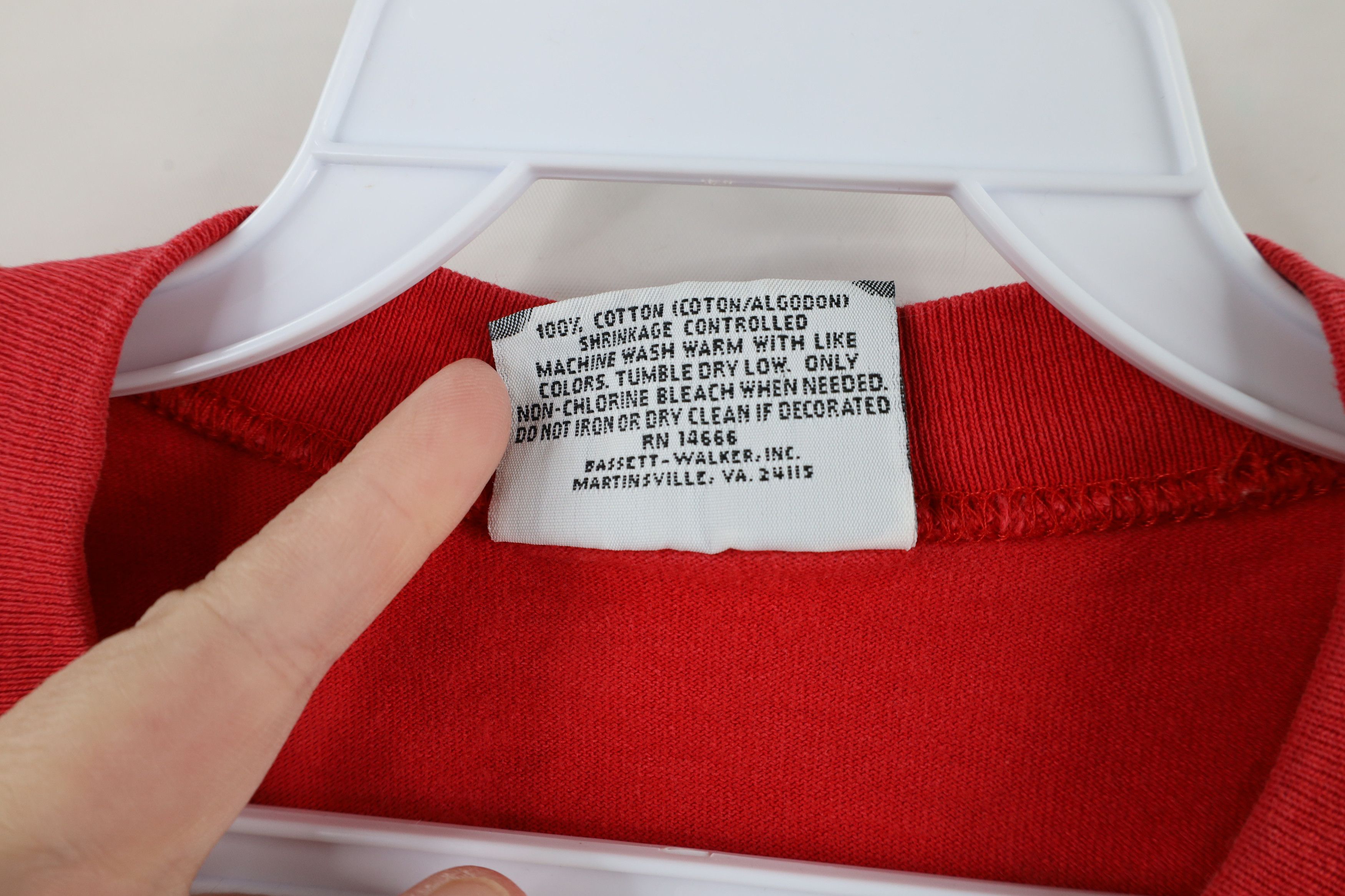 Vintage Vintage 90s Streetwear Fit Pocket T-Shirt Red Cotton USA Size US XL / EU 56 / 4 - 8 Thumbnail