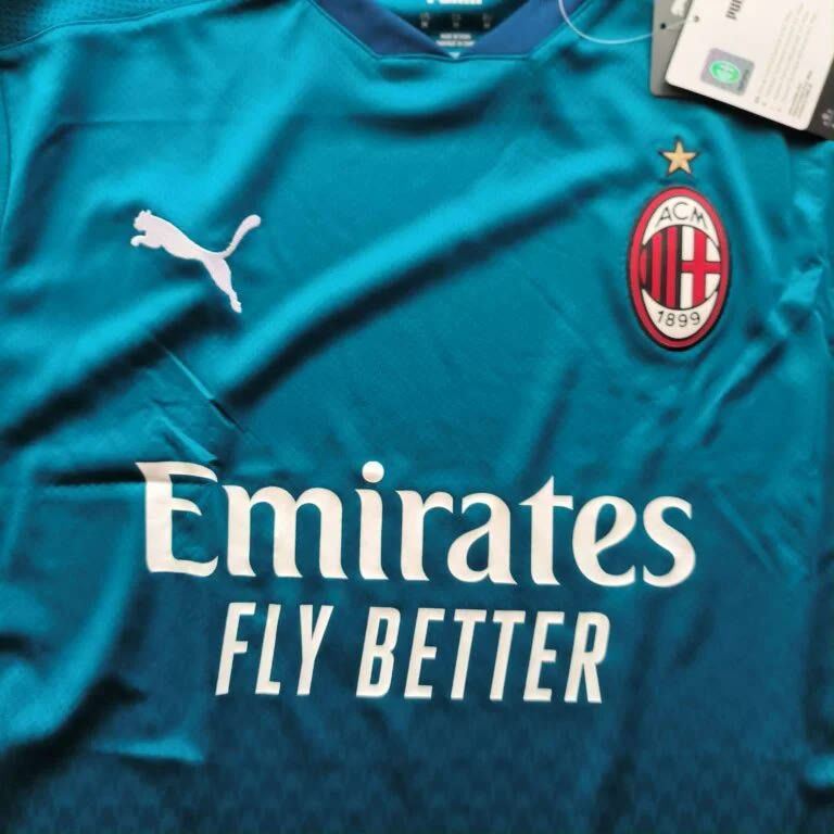 Puma NEW AC Milan 2020-21 Puma third football jersey size M Size US M / EU 48-50 / 2 - 6 Thumbnail