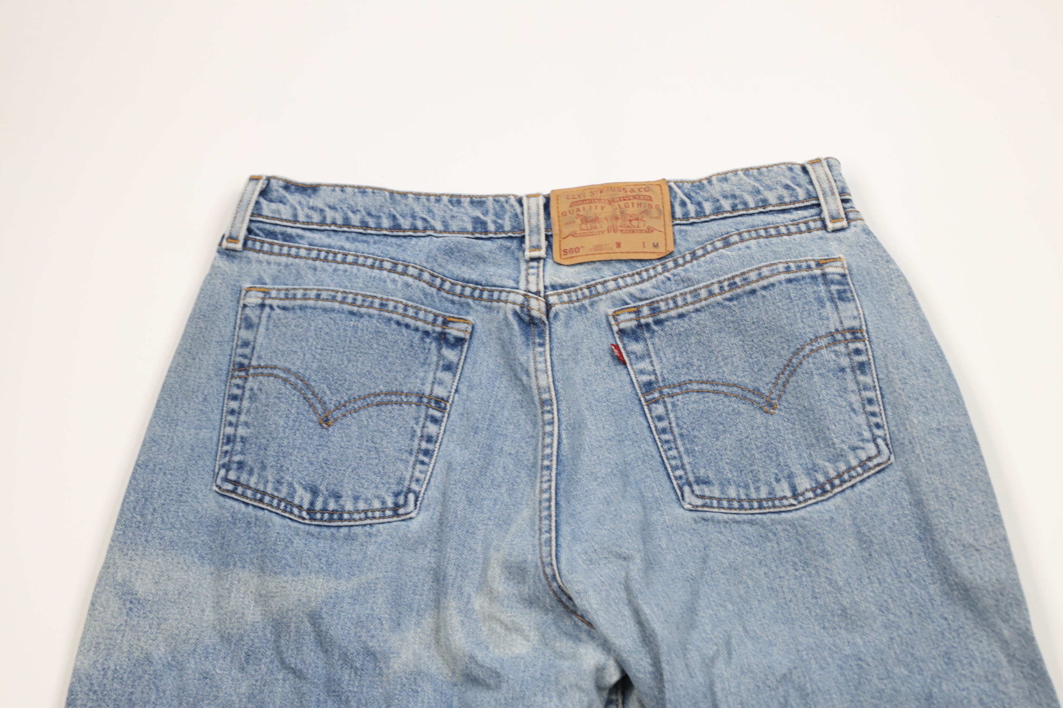 Levi's Vintage 90s Levis 560 Loose Fit Tapered Leg Denim Jeans Size US 32 / EU 48 - 11 Thumbnail