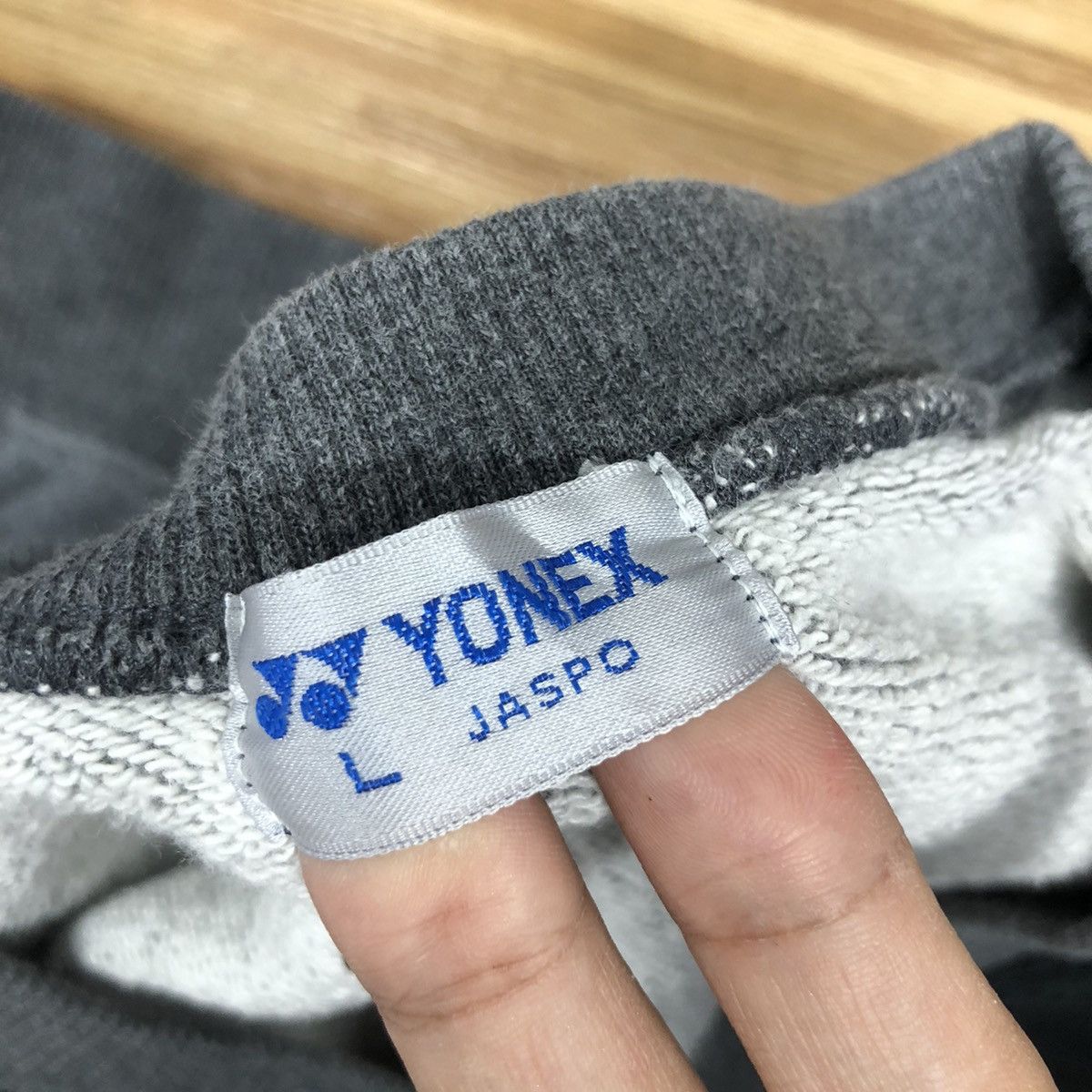 Vintage Vintage YONEX Sweatshirt V-Neck Small Logo Size L Size US L / EU 52-54 / 3 - 4 Thumbnail