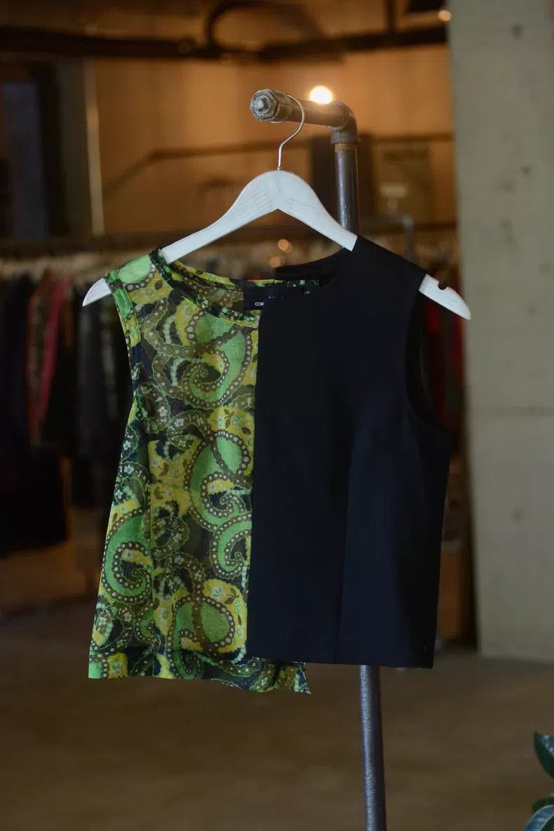 Comme des Garcons Comme Des Garcons Pattern Patched Black Wool Sleeveless To Size M / US 6-8 / IT 42-44 - 1 Thumbnail