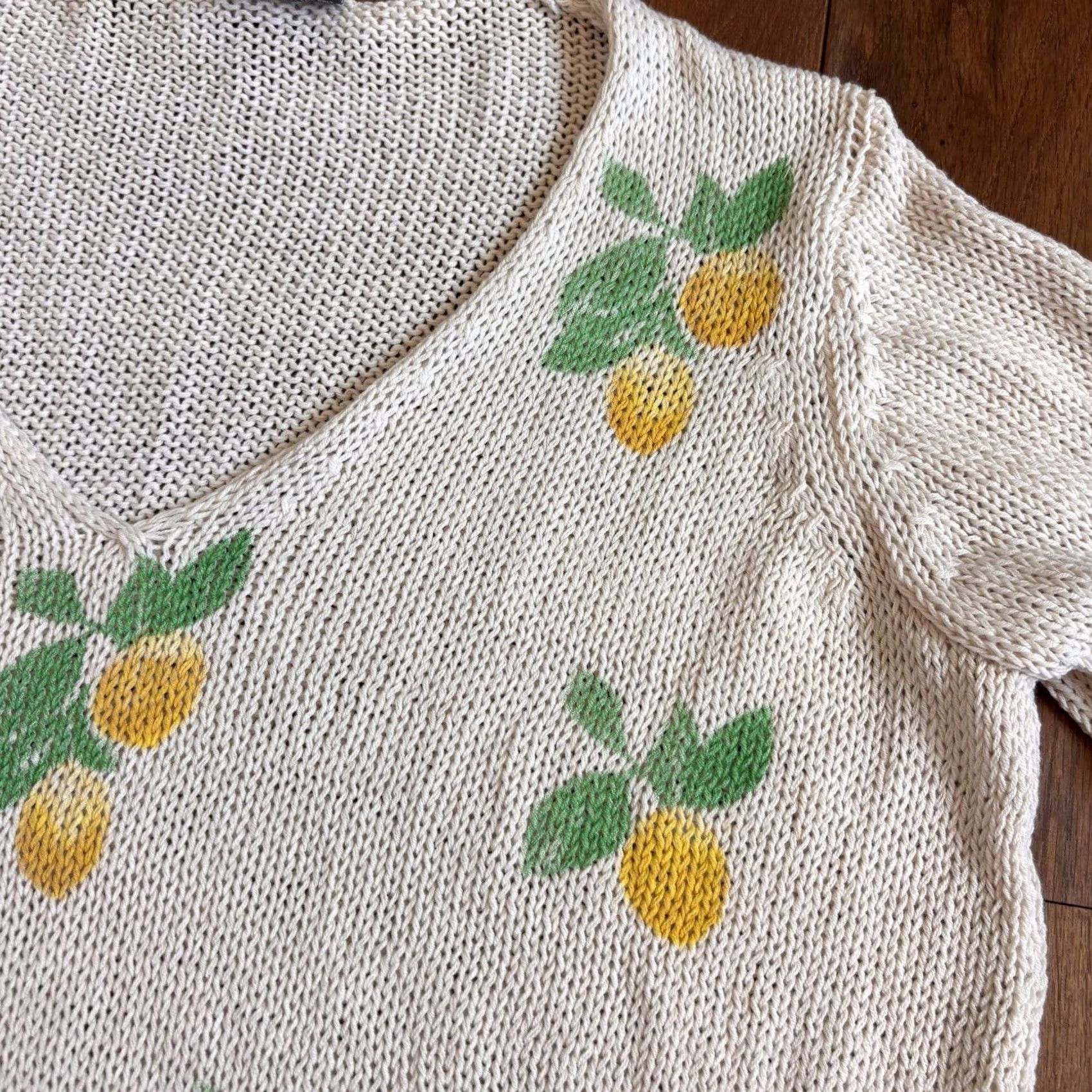 Vintage Wooden Ships Sweater Womens S/M Ivory Yellow Knit Lemons Fruit V Neck Size S / US 4 / IT 40 - 4 Thumbnail
