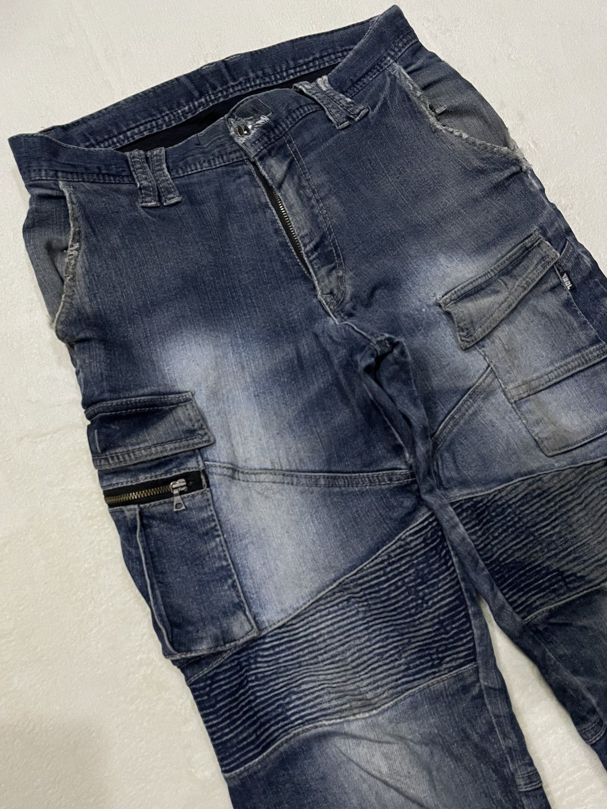 Japanese Brand Vintage TORA Distress Faded Dark Blue Denim Jeans Size US 31 - 6 Thumbnail