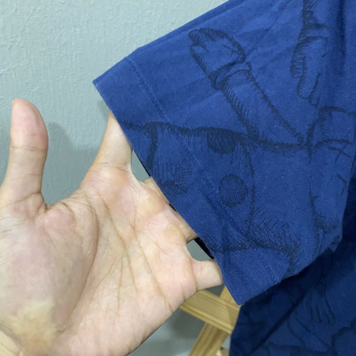 Kaws × Uniqlo KAWS x Uniqlo All Over Holiday Print Tee Blue Companion Size US XS / EU 42 / 0 - 5 Thumbnail