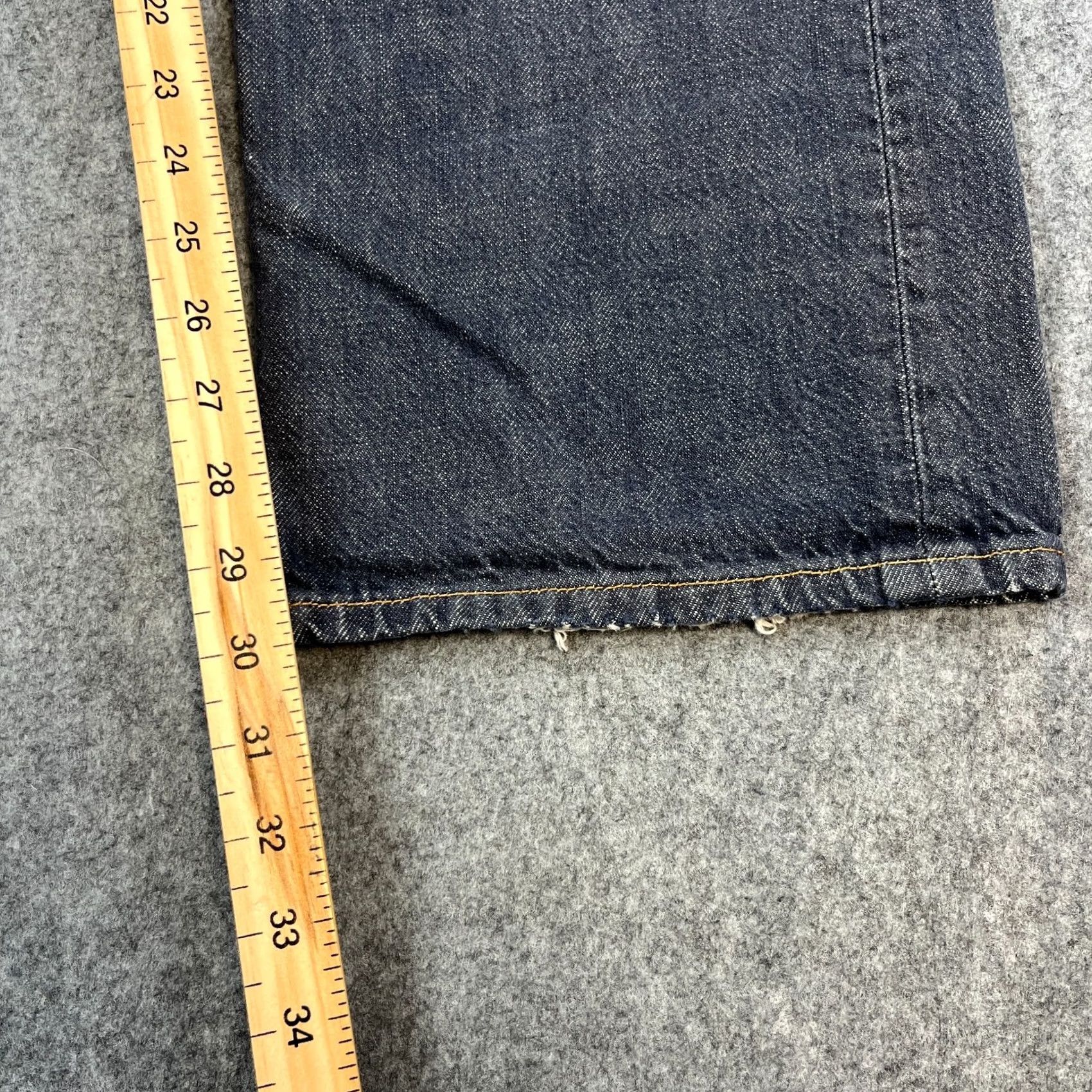 Levi's VINTAGE Levi's 501 Jeans Mens Relaxed Straight 36 32 Dark Blue Denim Middle Rise 5-Pocket Mens Levi's 501 Size US 36 / EU 52 - 4 Thumbnail