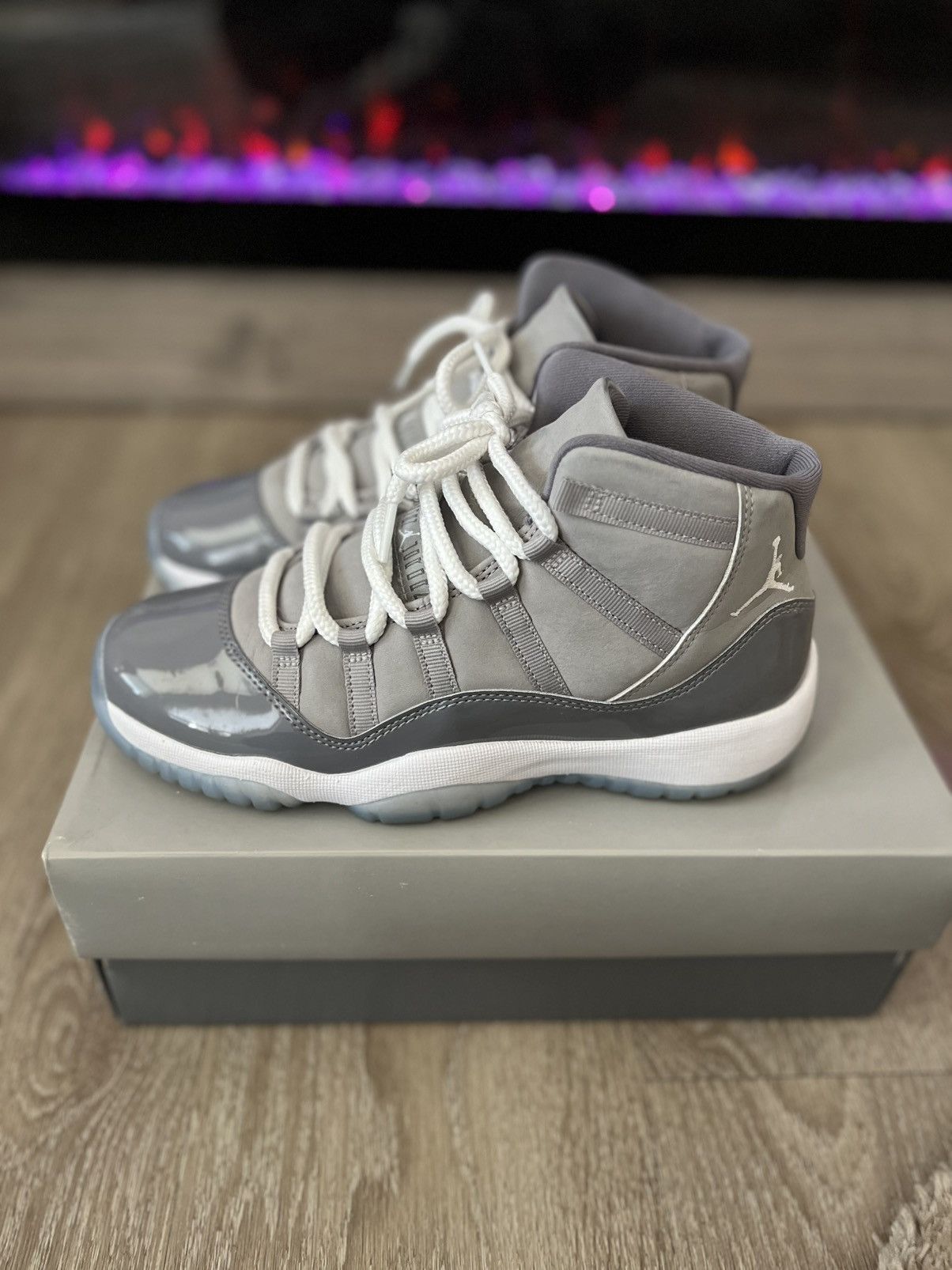 Jordan Brand Air Jordan 11 GS “Cool Grey” Size US 6.5 / EU 39-40 - 3 Thumbnail