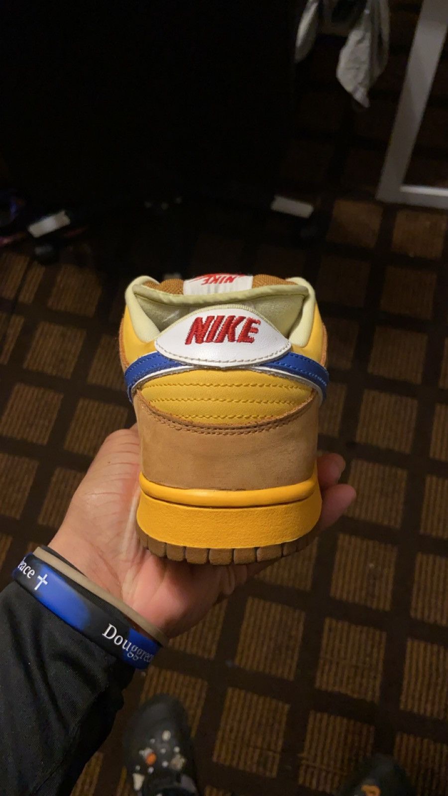 Nike × Vintage Dunk low Newcastle brown ale Size US 8.5 / EU 41-42 - 9 Thumbnail