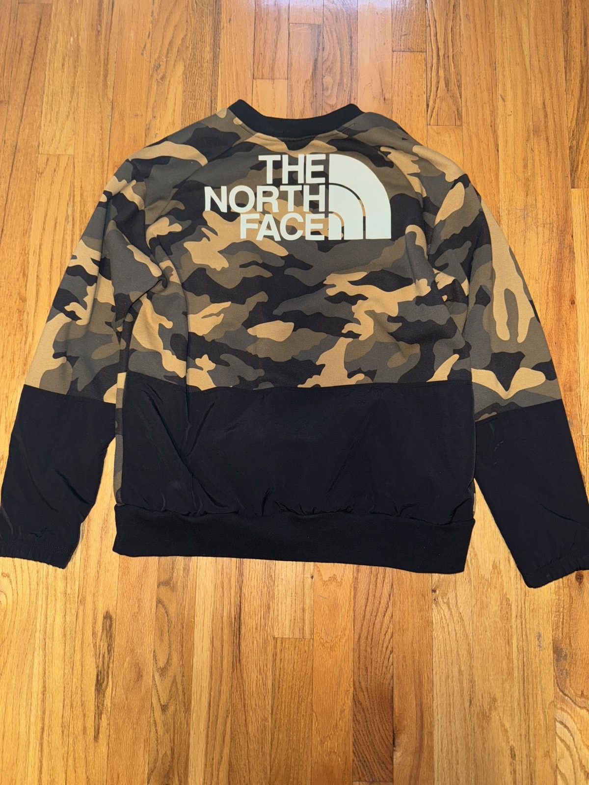 The North Face The North Face Campshire Camo Fleece Crewneck (Size M) Size US M / EU 48-50 / 2 - 2 Thumbnail