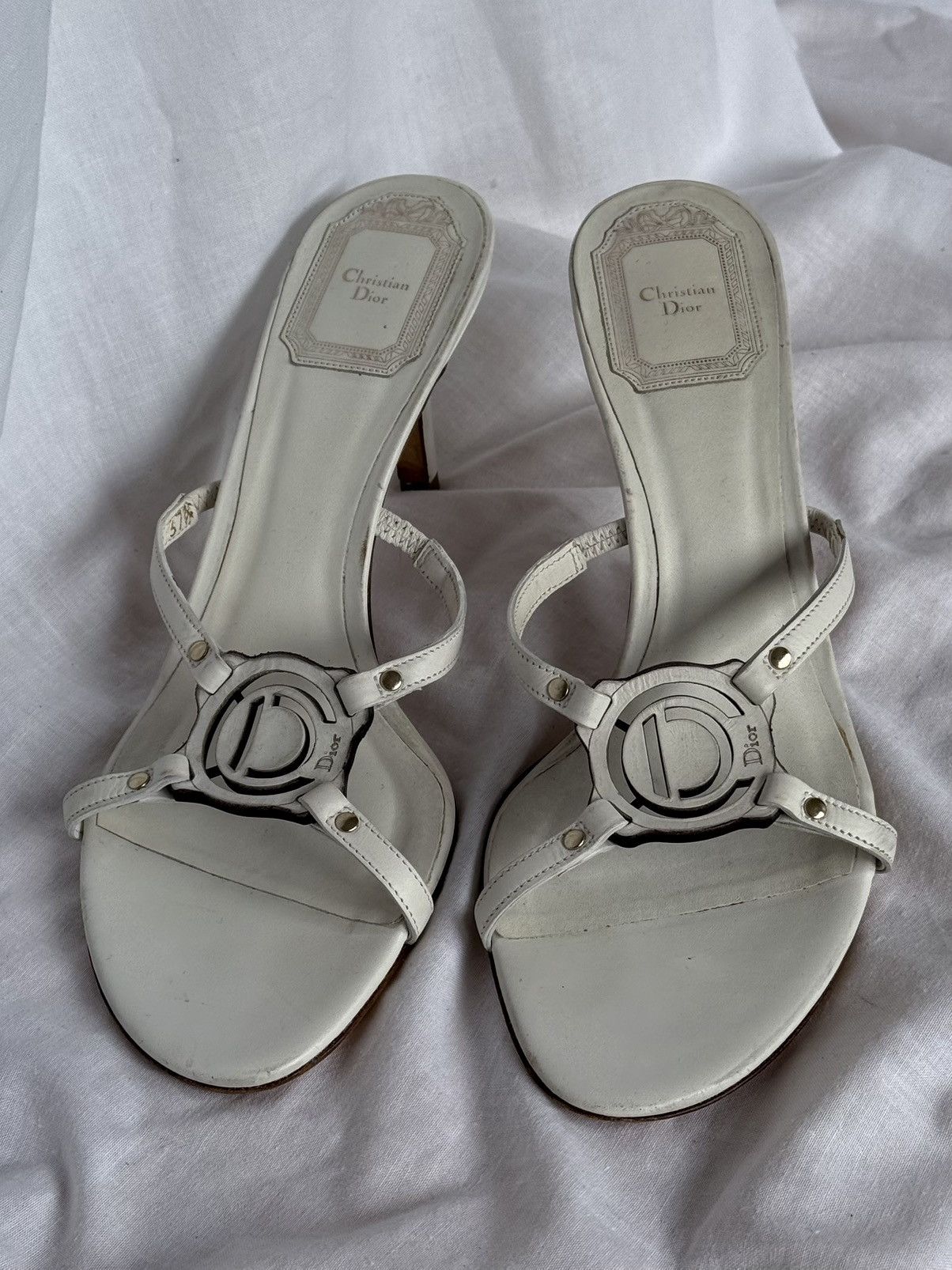 Dior Christian Dior White Leather Mules Sandals Size US 7.5 / IT 37.5 - 5 Thumbnail