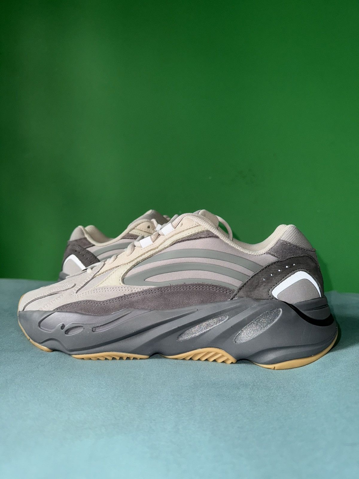 Adidas Adidas Yeezy 700 V2 Tephra 2019 Size US 11 / EU 44 - 2 Thumbnail