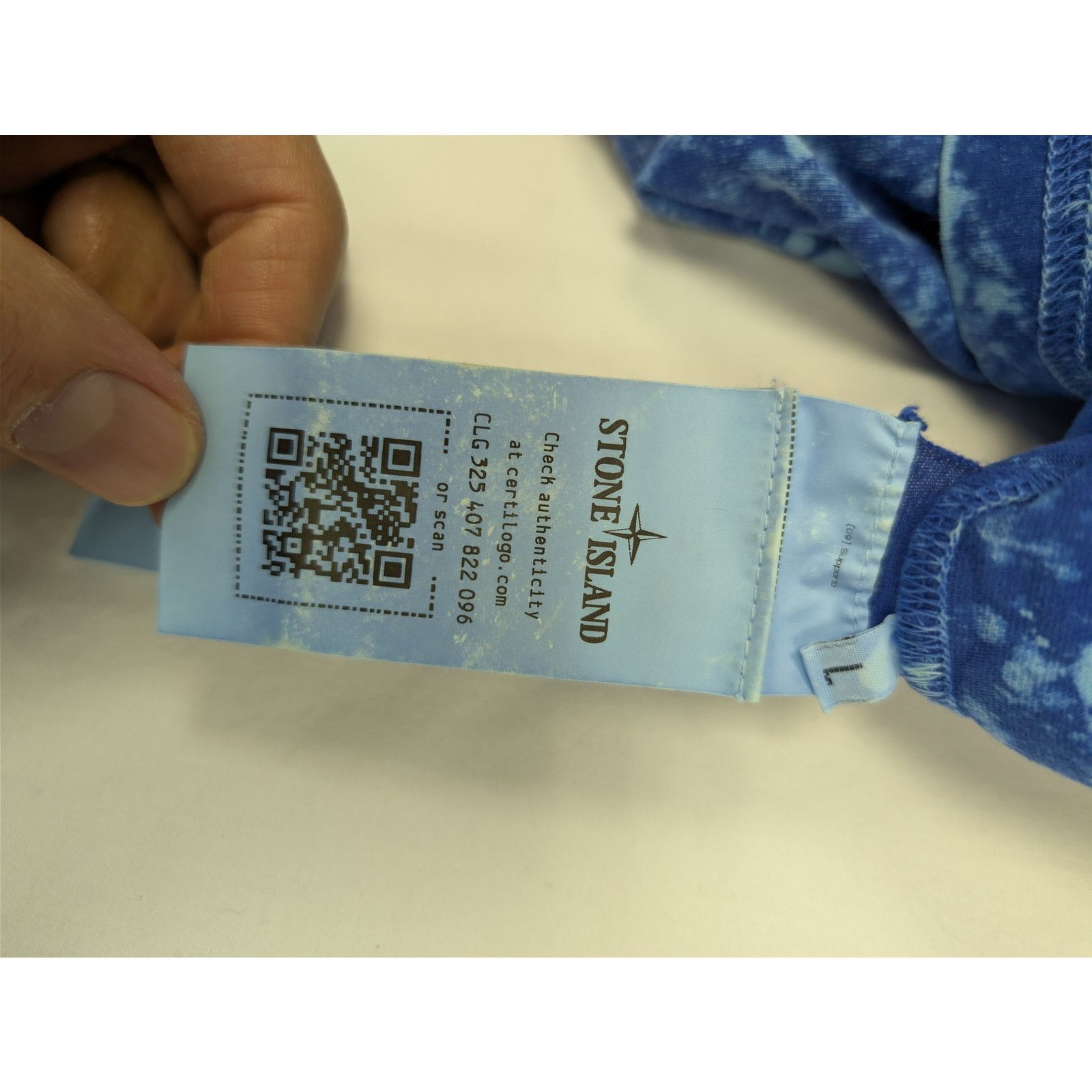 Stone Island o1rshd1 Tie-Dye Effect Stone Island Logo T-Shirt Navy/Blue Size US L / EU 52-54 / 3 - 15 Thumbnail
