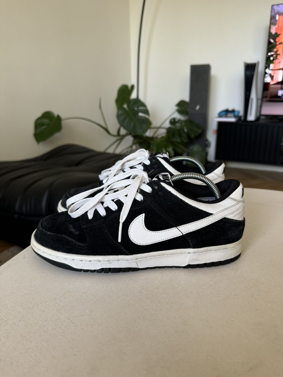 Nike Nike Dunk Low GS Suede Black Sneakers Swoosh Hype Streetwear Size US 6 / IT 36 - 4 Thumbnail